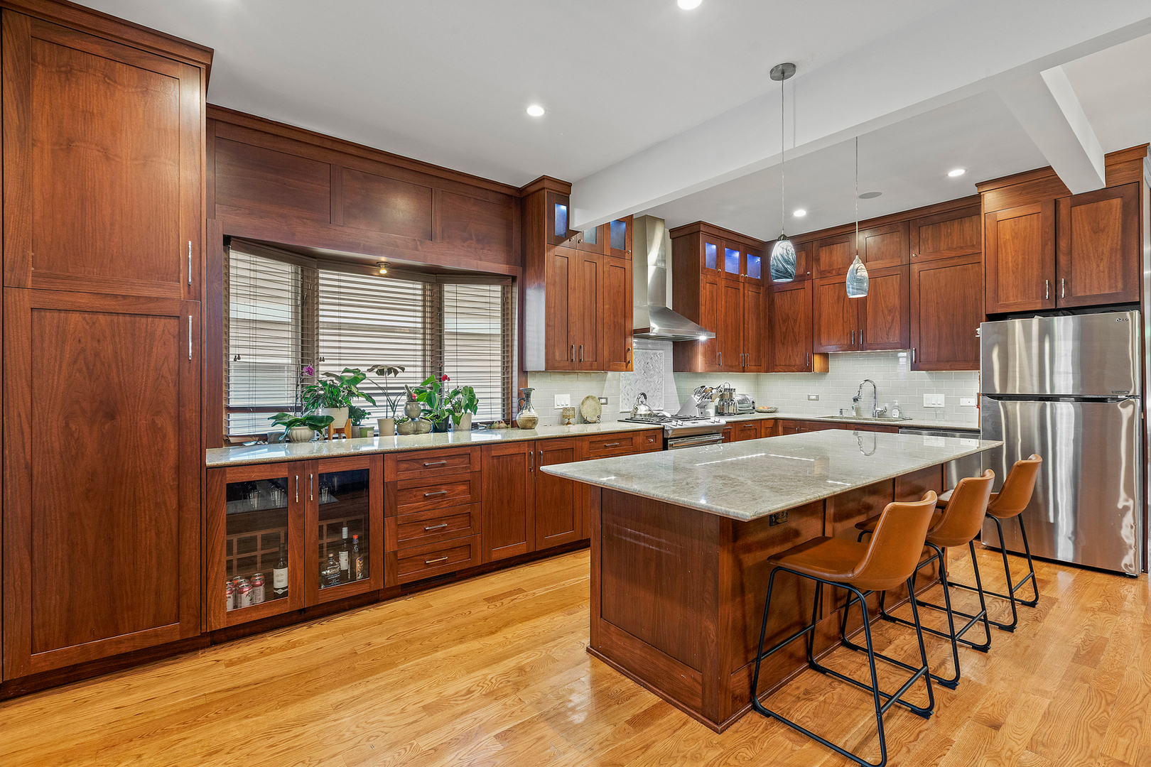 Chicago, Illinois, 60641, United States, 5 Bedrooms Bedrooms, ,3 BathroomsBathrooms,Residential,For Sale,1891255