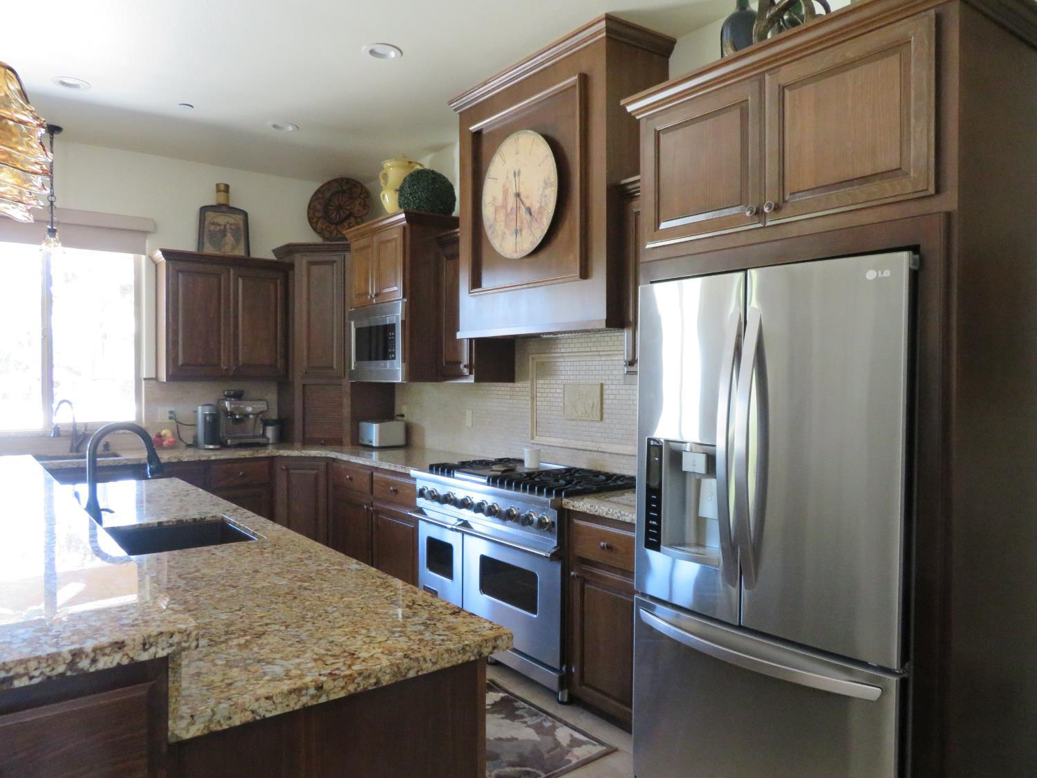 Oakdale, California, 95361, United States, 3 Bedrooms Bedrooms, ,4 BathroomsBathrooms,Residential,For Sale,1905843