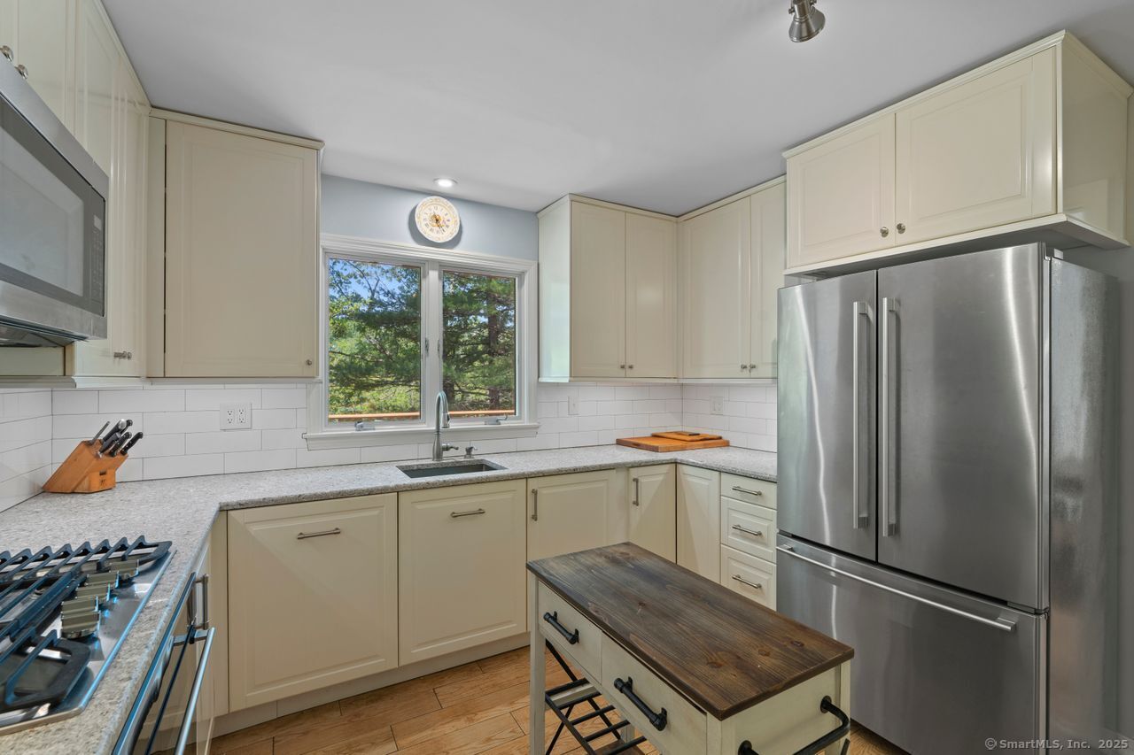Old Lyme, Connecticut, 06371, United States, 4 Bedrooms Bedrooms, ,3 BathroomsBathrooms,Residential,For Sale,1856921