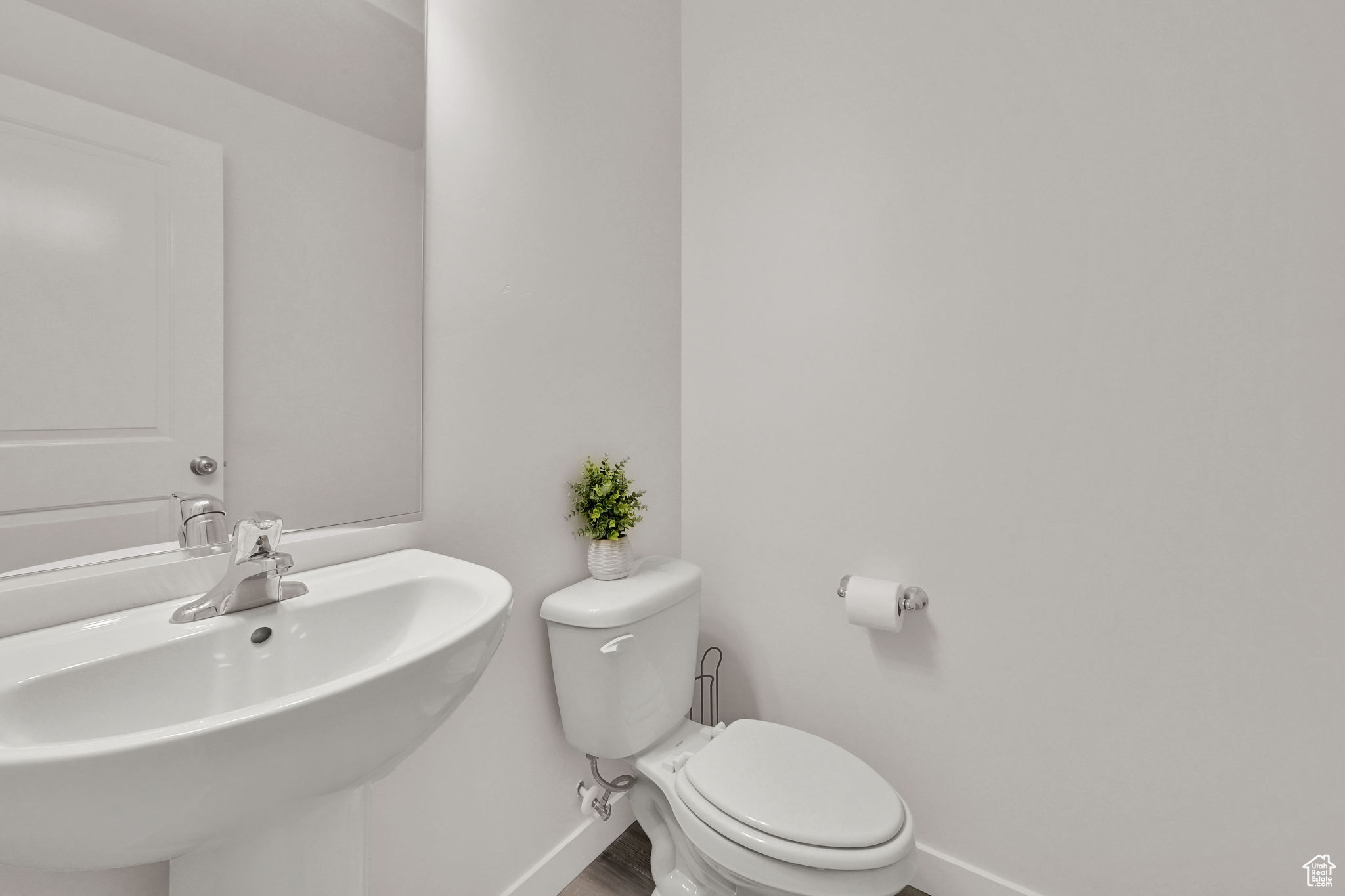 West Haven, Utah, 84401, United States, 3 Bedrooms Bedrooms, ,3 BathroomsBathrooms,Residential,For Sale,1956973