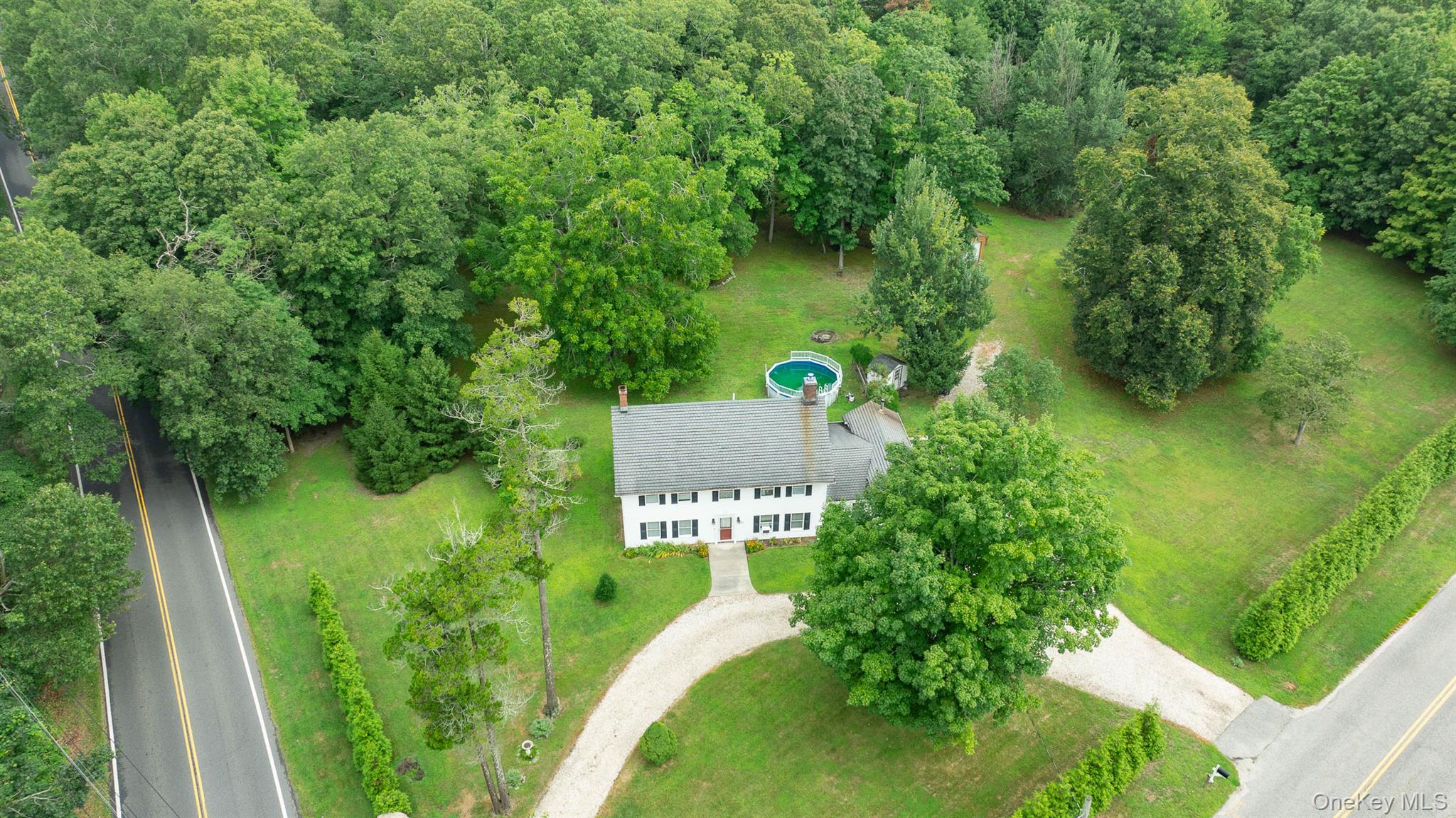 Manorville, New York, 11949, United States, 4 Bedrooms Bedrooms, ,2 BathroomsBathrooms,Residential,For Sale,1917125
