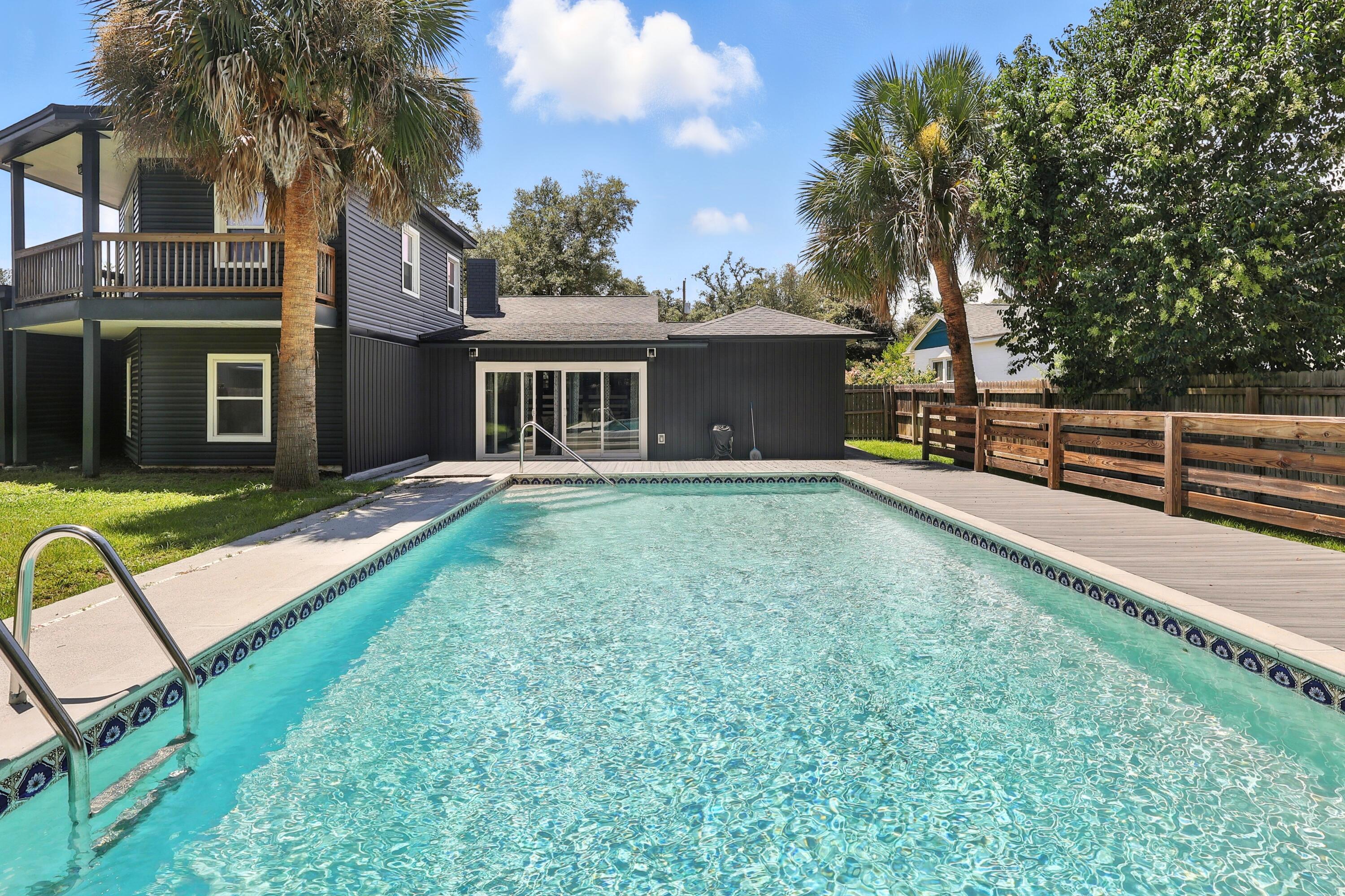Panama City, Florida, 32401, United States, 4 Bedrooms Bedrooms, ,3 BathroomsBathrooms,Residential,For Sale,1912610