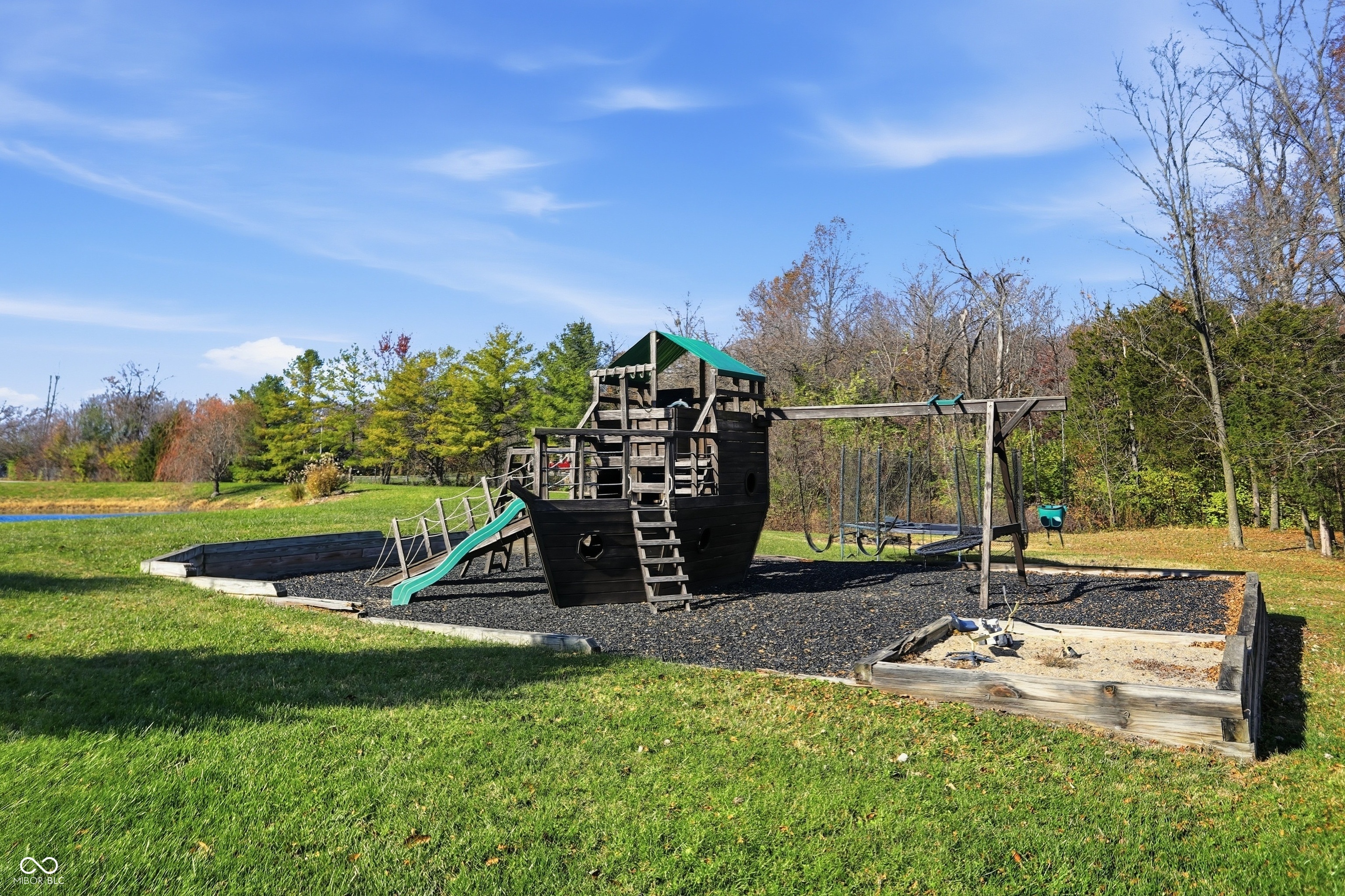 Bargersville, Indiana, 46106, United States, 5 Bedrooms Bedrooms, ,6 BathroomsBathrooms,Residential,For Sale,1992401