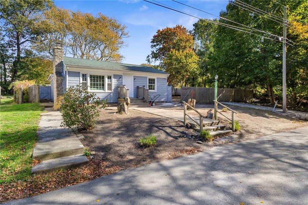 Jamestown, Rhode Island, 02835, United States, 3 Bedrooms Bedrooms, ,1 BathroomBathrooms,Residential,For Sale,2044275
