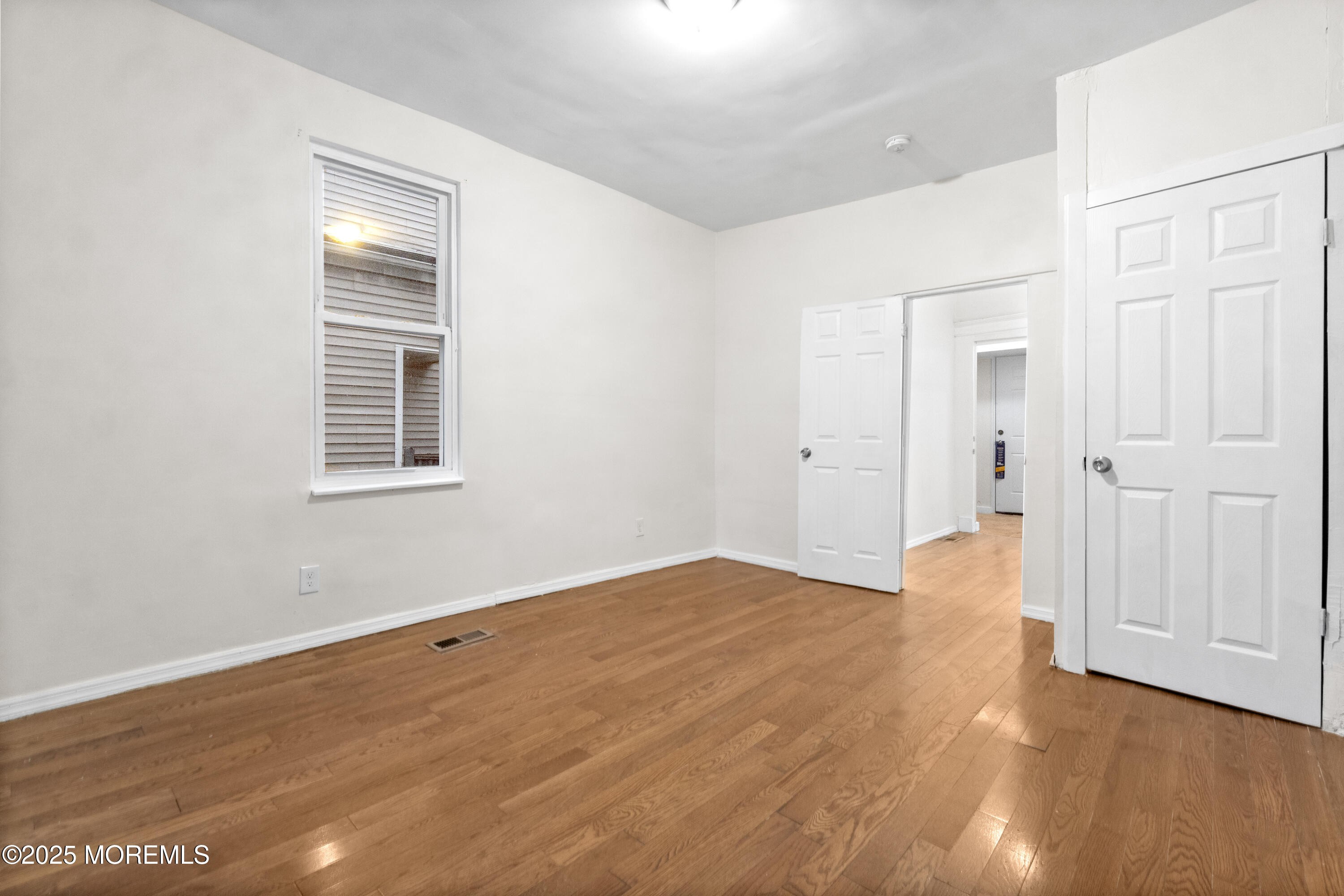 Newark, New Jersey, 07112, United States, 5 Bedrooms Bedrooms, ,2 BathroomsBathrooms,Residential,For Sale,1985719