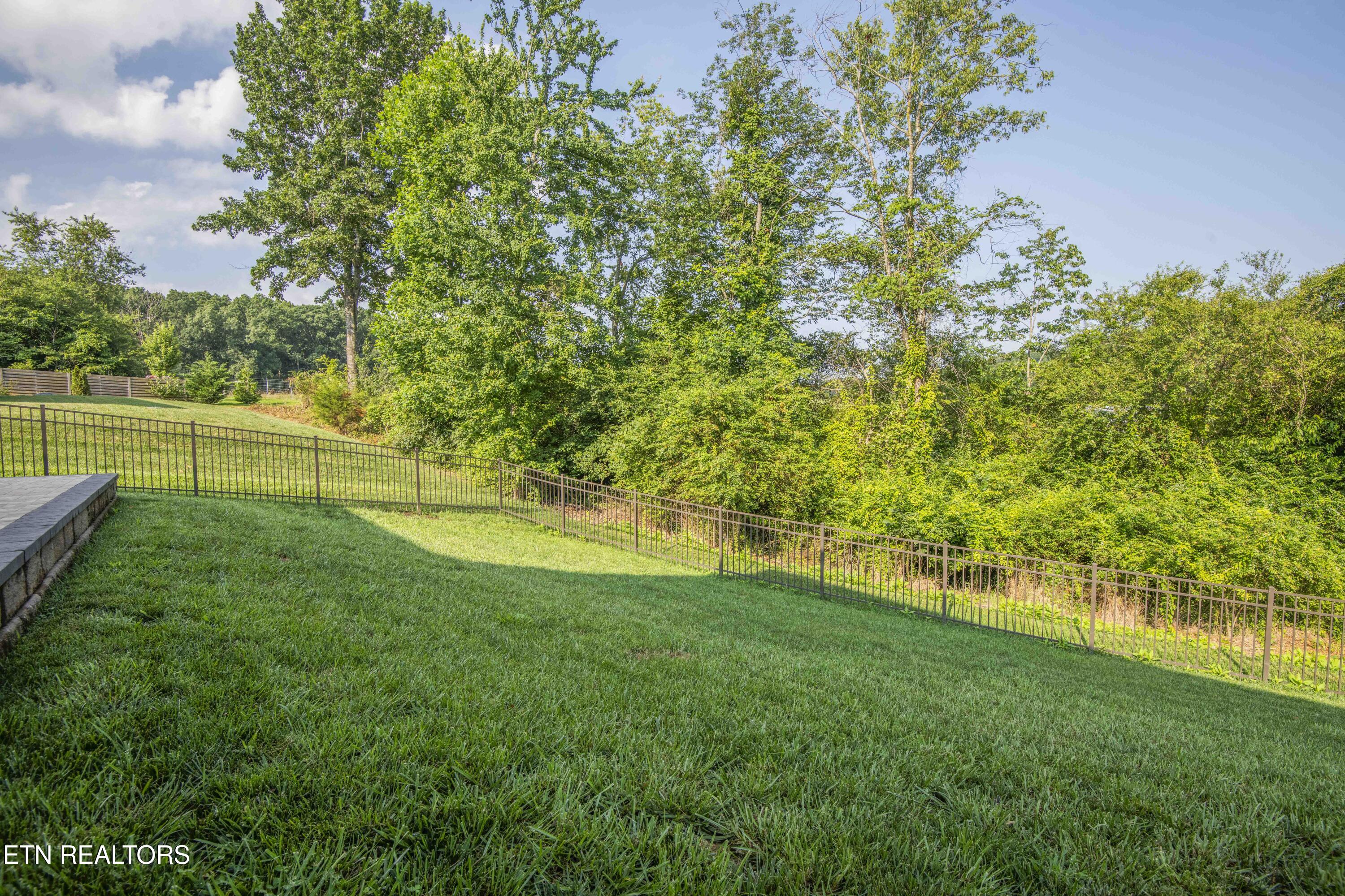 Loudon, Tennessee, 37774, United States, 3 Bedrooms Bedrooms, ,2 BathroomsBathrooms,Residential,For Sale,1879743