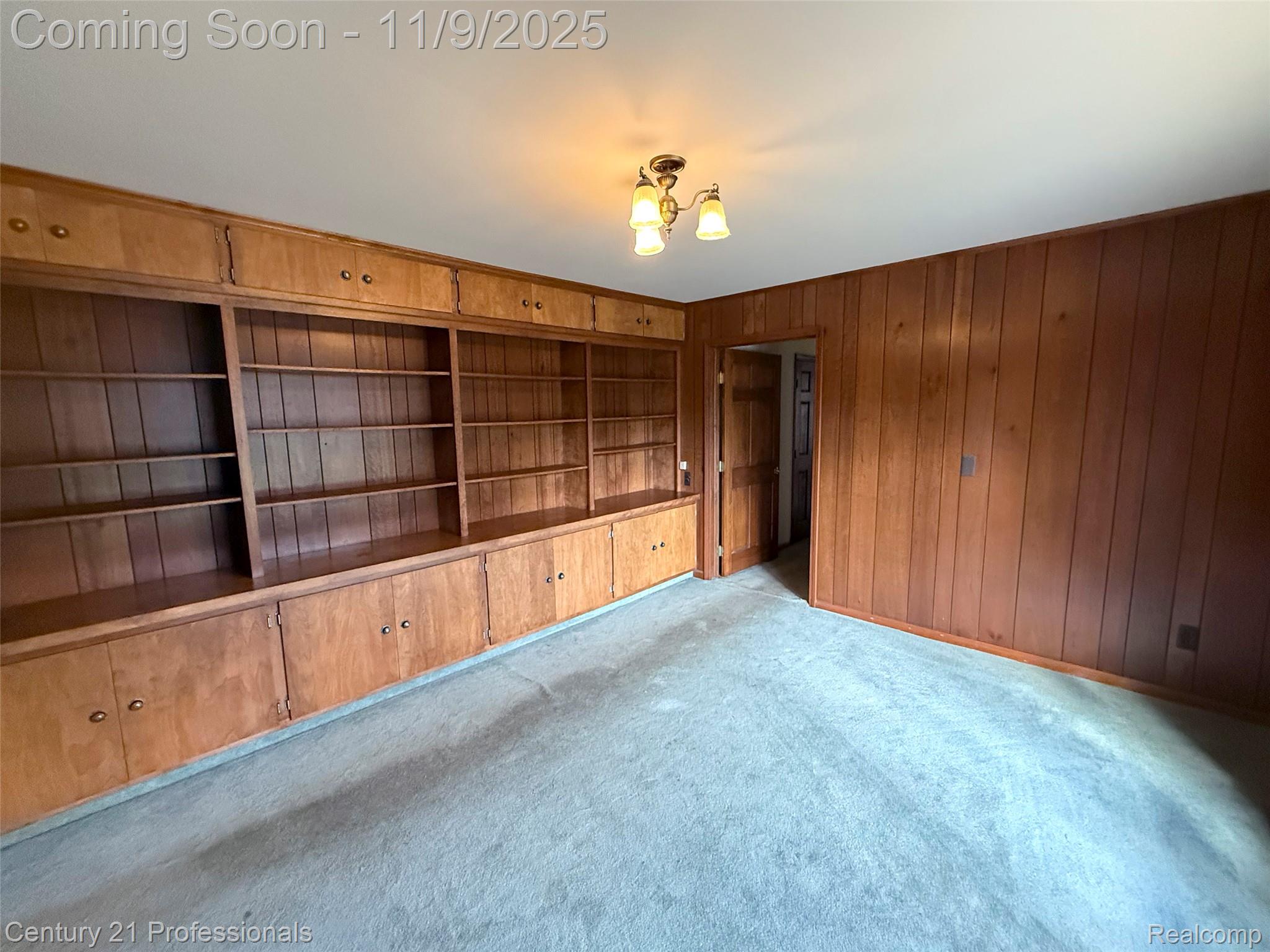 Rochester, Michigan, 48306, United States, 5 Bedrooms Bedrooms, ,6 BathroomsBathrooms,Residential,For Sale,1987117