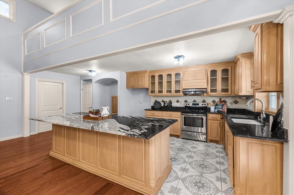 8248 Meadowbrook Drive, Fort Worth, Texas, 76120, United States, 5 Bedrooms Bedrooms, ,6 BathroomsBathrooms,Residential,For Sale,8248 Meadowbrook Drive,1666284