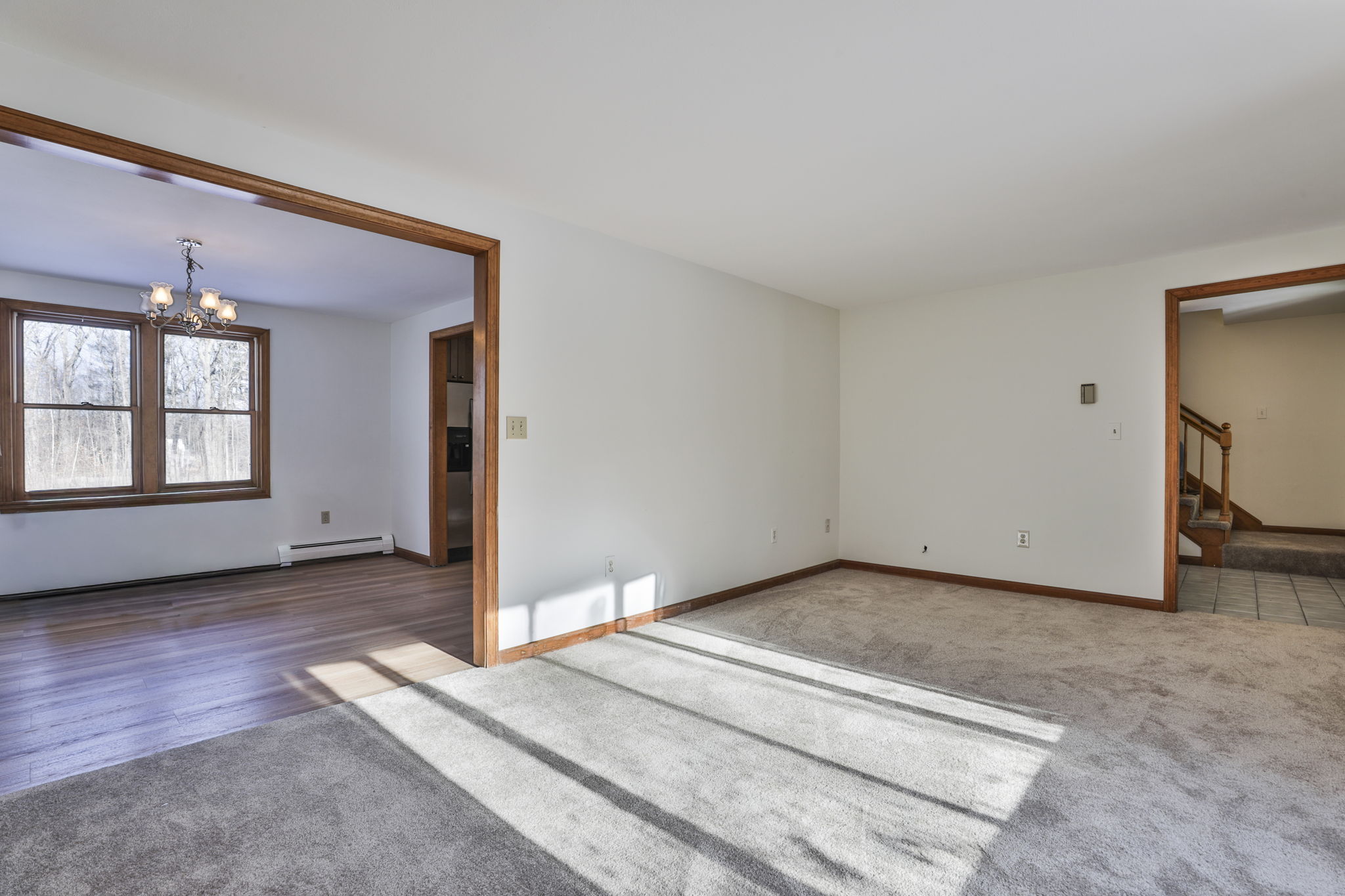 Derry, New Hampshire, 03038, United States, 3 Bedrooms Bedrooms, ,2 BathroomsBathrooms,Residential,For Sale,2006202