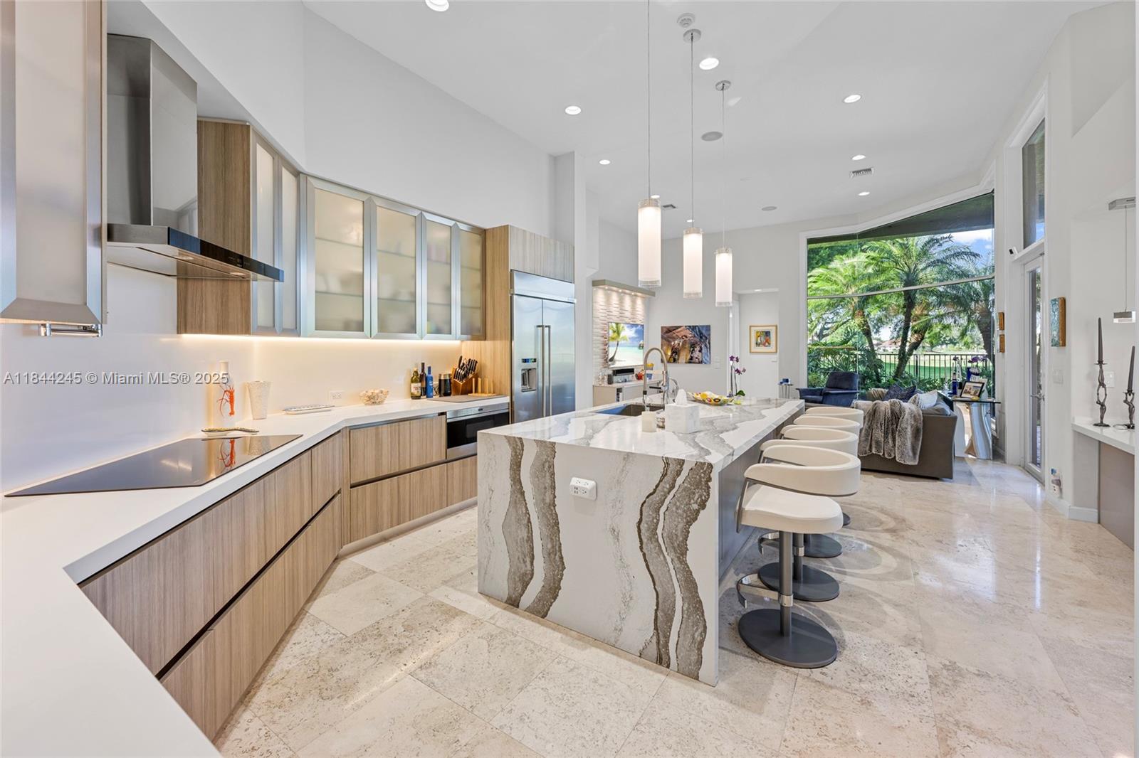 Weston, Florida, 33327, United States, 5 Bedrooms Bedrooms, ,4 BathroomsBathrooms,Residential,For Sale,1901974