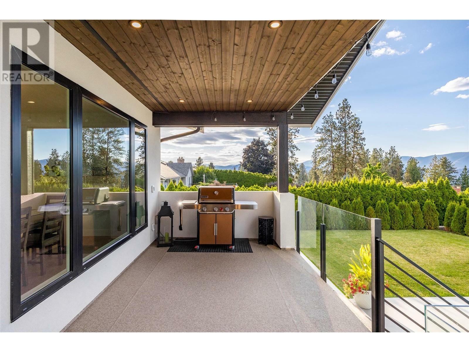 KELOWNA, British Columbia, V1W 4L1, CA, 4 Bedrooms Bedrooms, ,4 BathroomsBathrooms,Residential,For Sale,1838056