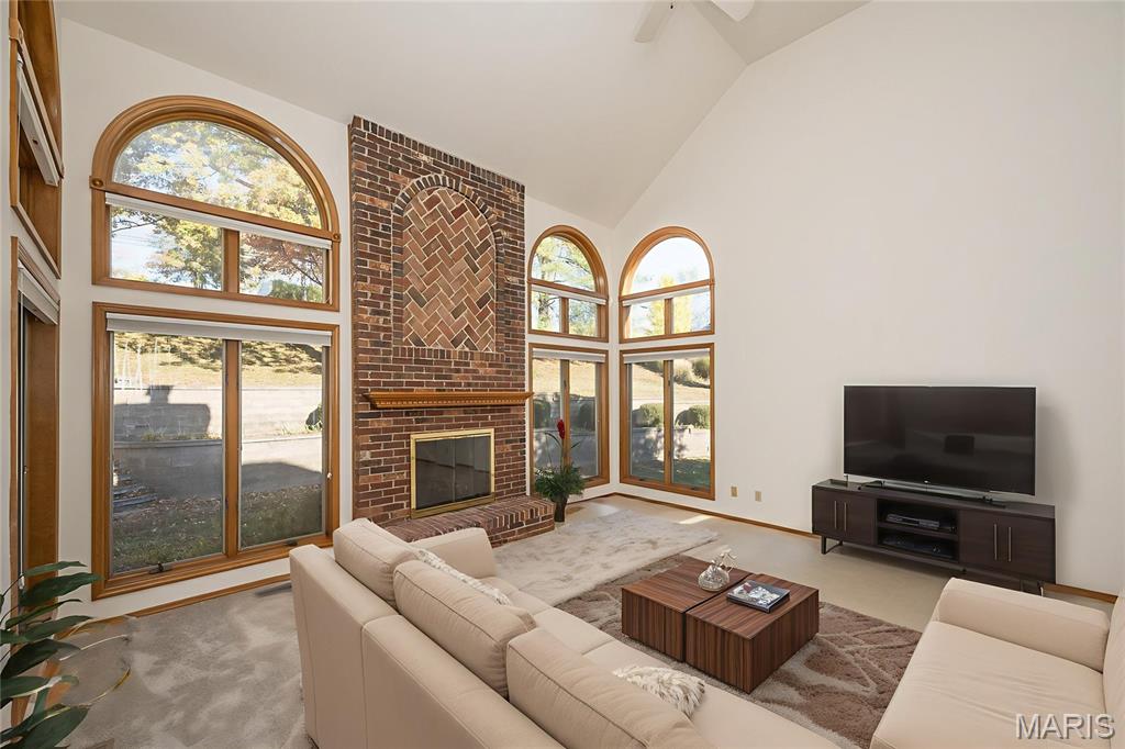 Chesterfield, Missouri, 63005, United States, 4 Bedrooms Bedrooms, ,3 BathroomsBathrooms,Residential,For Sale,1989616