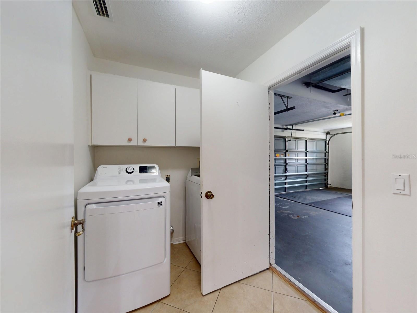 OCALA, Florida, 34482, United States, 4 Bedrooms Bedrooms, ,2 BathroomsBathrooms,Residential,For Sale,1991110