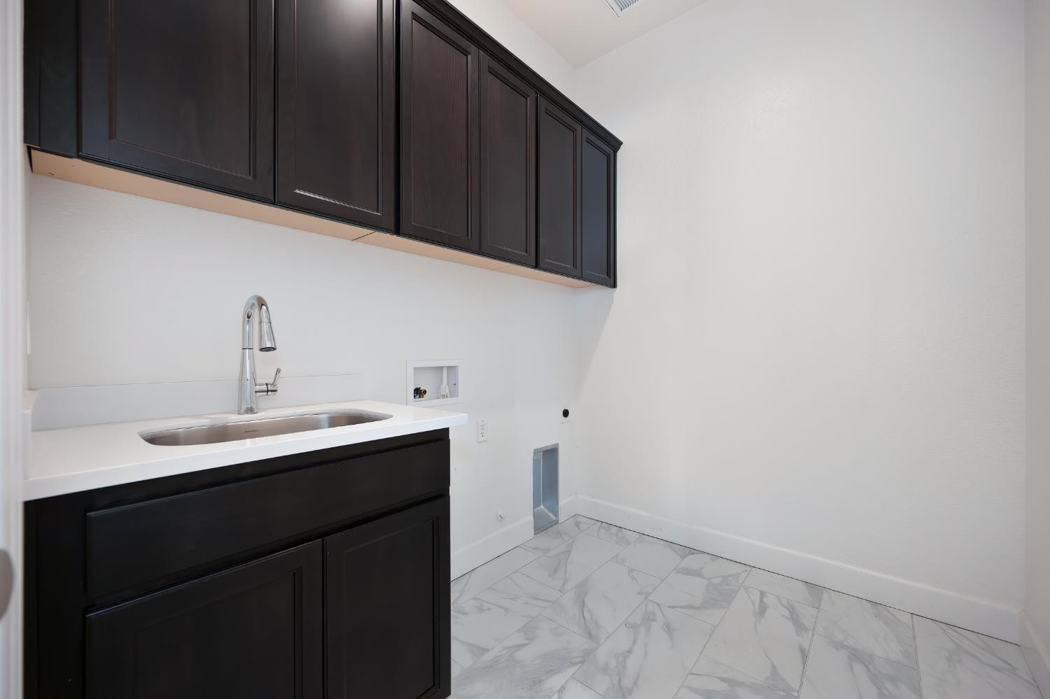 Roseville, California, 95747, United States, 4 Bedrooms Bedrooms, ,4 BathroomsBathrooms,Residential,For Sale,1992933