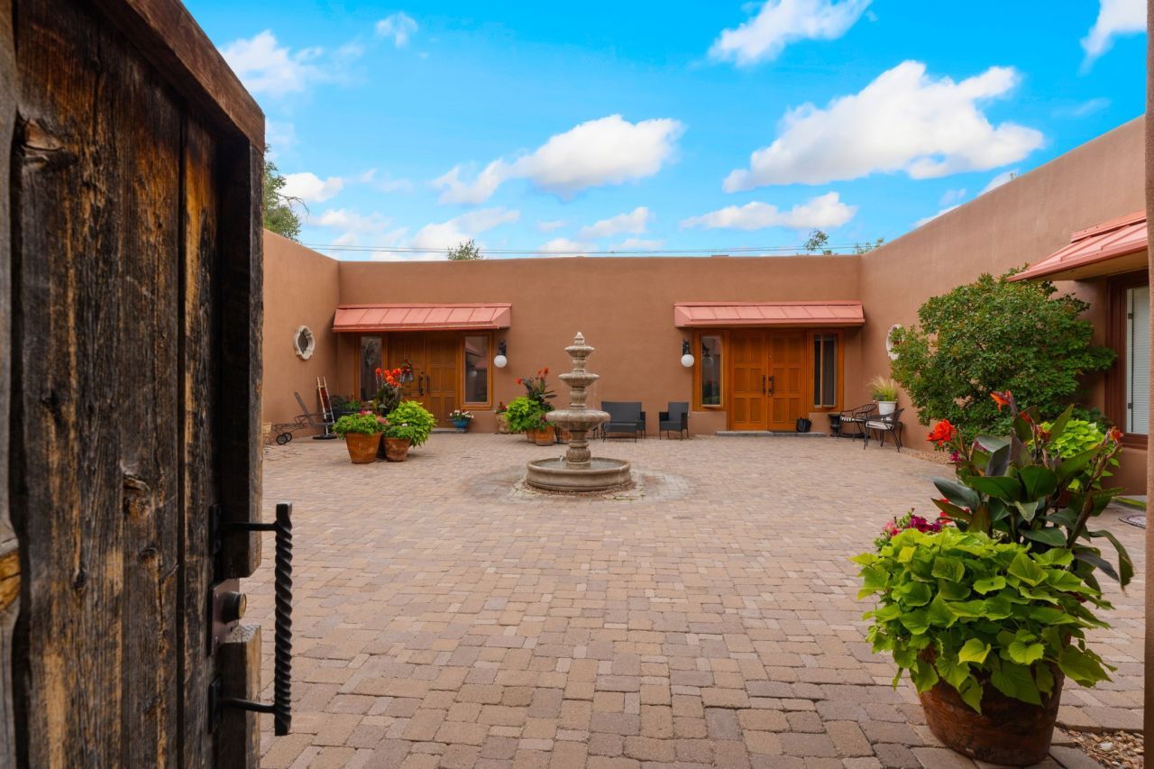 Santa Fe, New Mexico, 87501, United States, ,1 BathroomBathrooms,Residential,For Sale,1926126