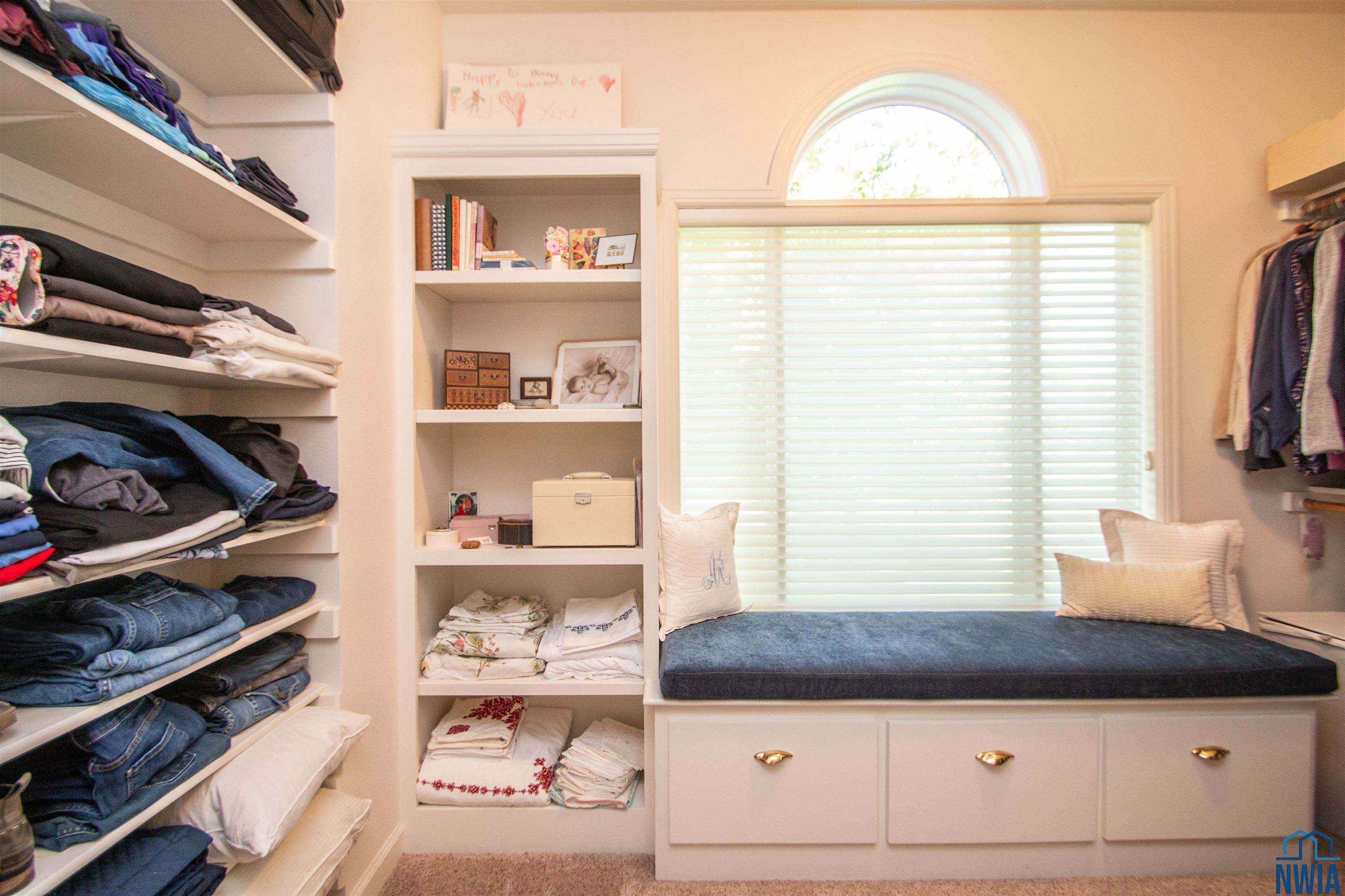 Jefferson, South Dakota, 57038, United States, 5 Bedrooms Bedrooms, ,5 BathroomsBathrooms,Residential,For Sale,2005436