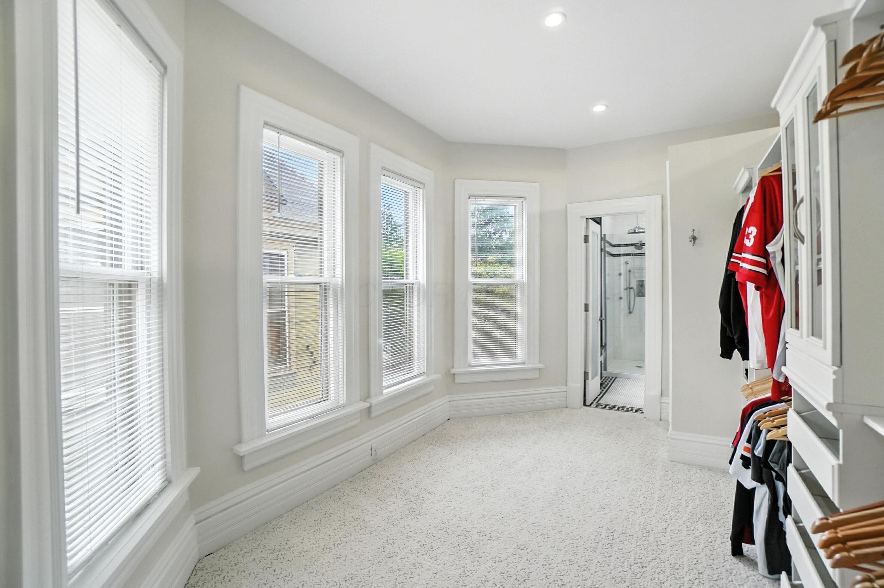 Columbus, Ohio, 43201, United States, 3 Bedrooms Bedrooms, ,4 BathroomsBathrooms,Residential,For Sale,1903753