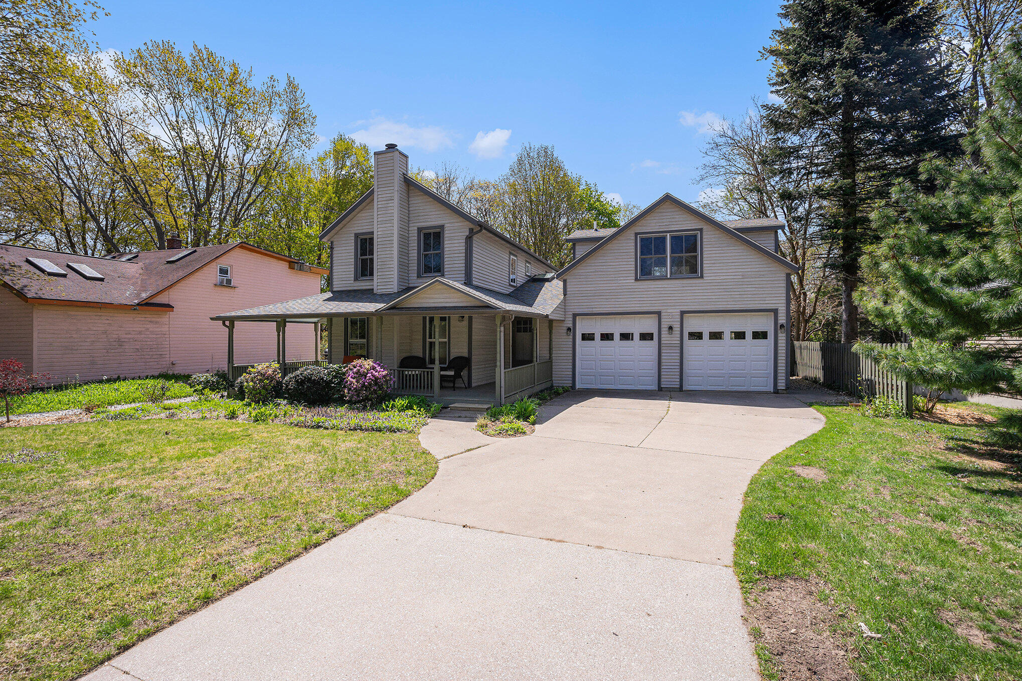 Saugatuck, Michigan, 49453, United States, 4 Bedrooms Bedrooms, ,3 BathroomsBathrooms,Residential,For Sale,1807495