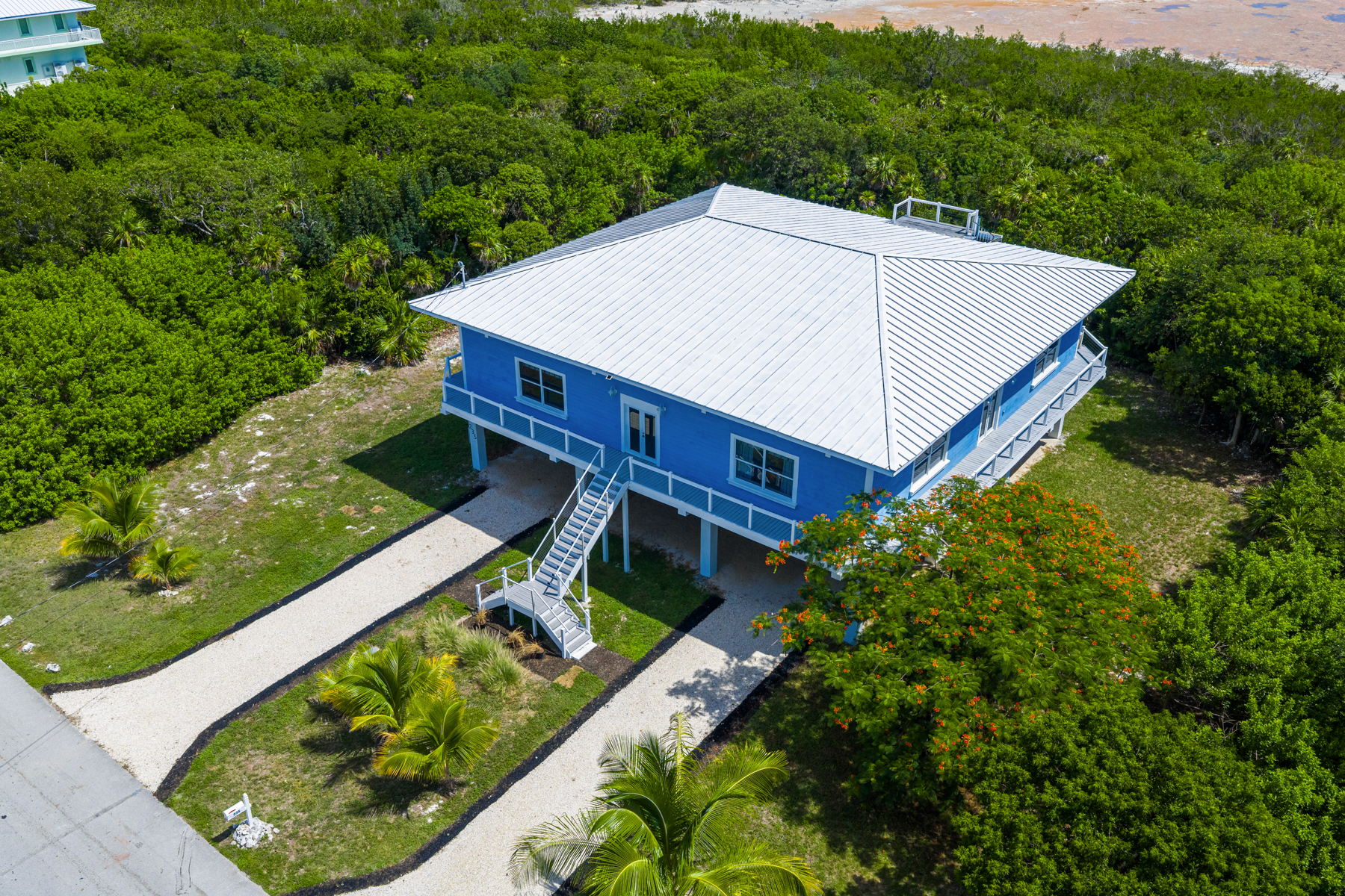  235 Tropical Avenue - 物件實景