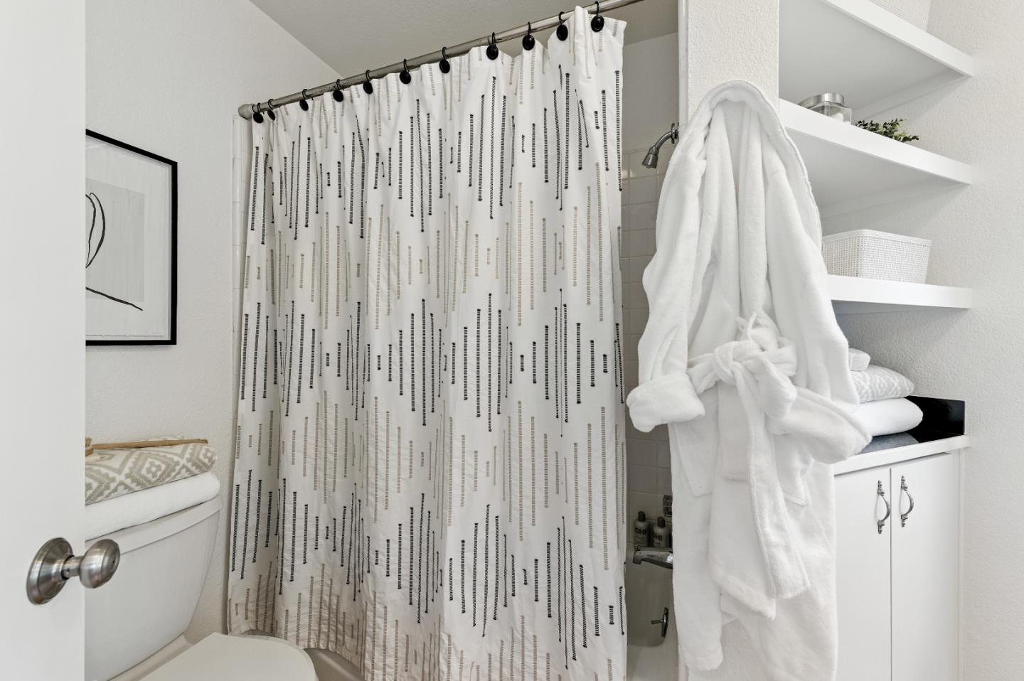 Redwood Shores, California, 94065, United States, 2 Bedrooms Bedrooms, ,2 BathroomsBathrooms,Residential,For Sale,1939930