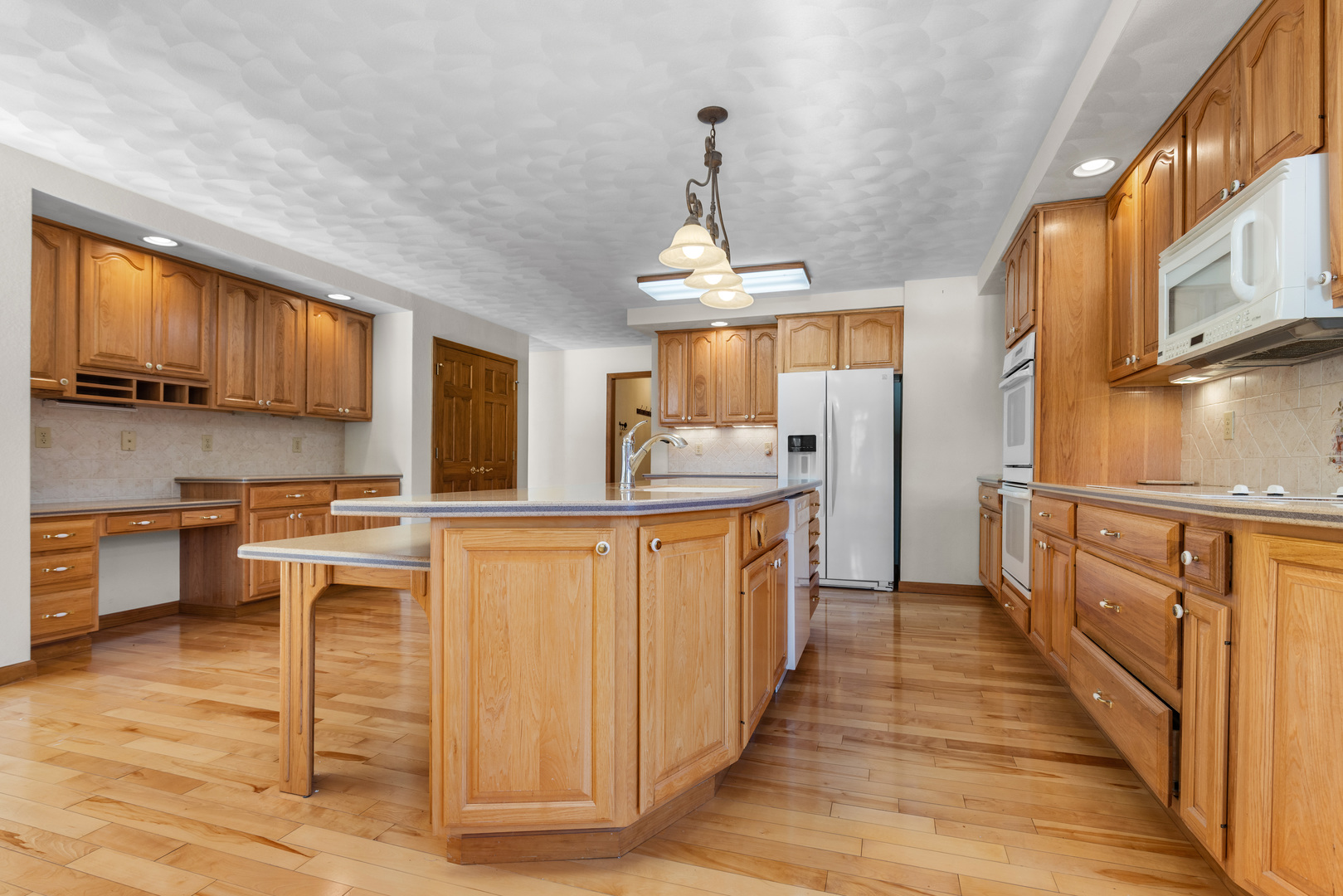 Roscoe, Illinois, 61073, United States, 3 Bedrooms Bedrooms, ,4 BathroomsBathrooms,Residential,For Sale,2011346