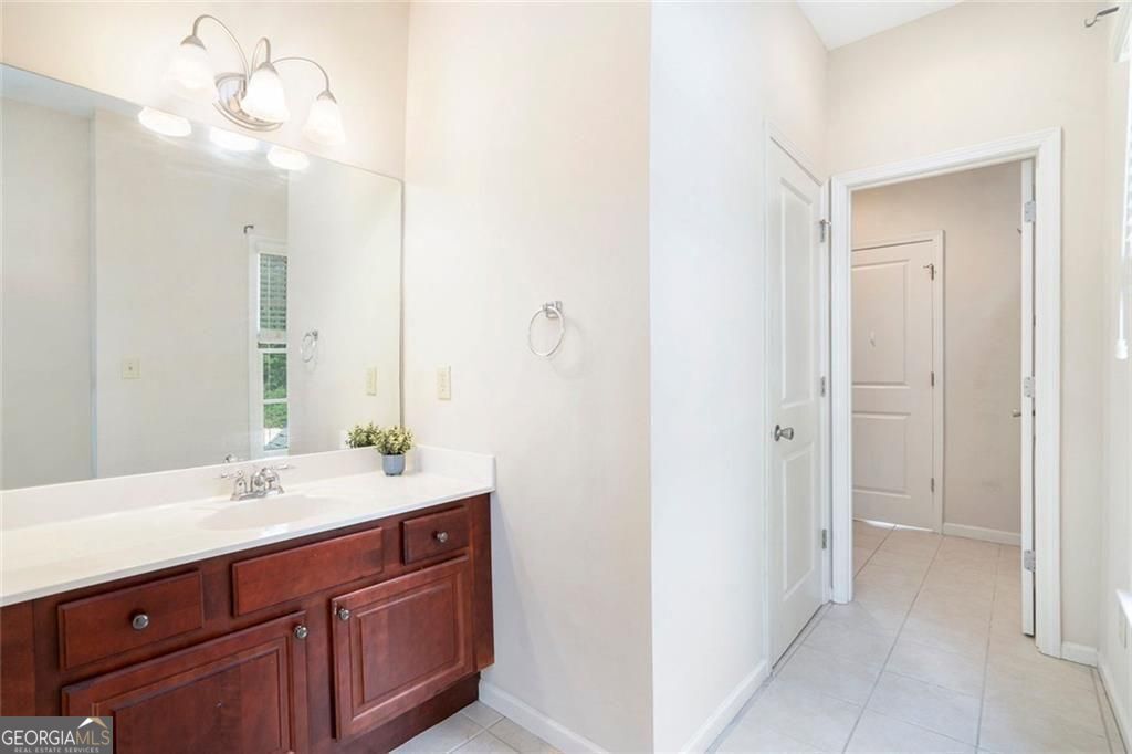 Smyrna, Georgia, 30082, United States, 4 Bedrooms Bedrooms, ,3 BathroomsBathrooms,Residential,For Sale,1899932