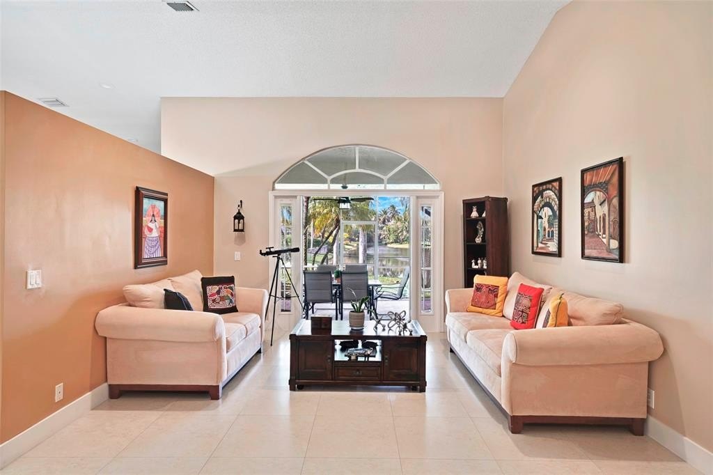 Davie, Florida, 33324, United States, 4 Bedrooms Bedrooms, ,3 BathroomsBathrooms,Residential,For Sale,1975060