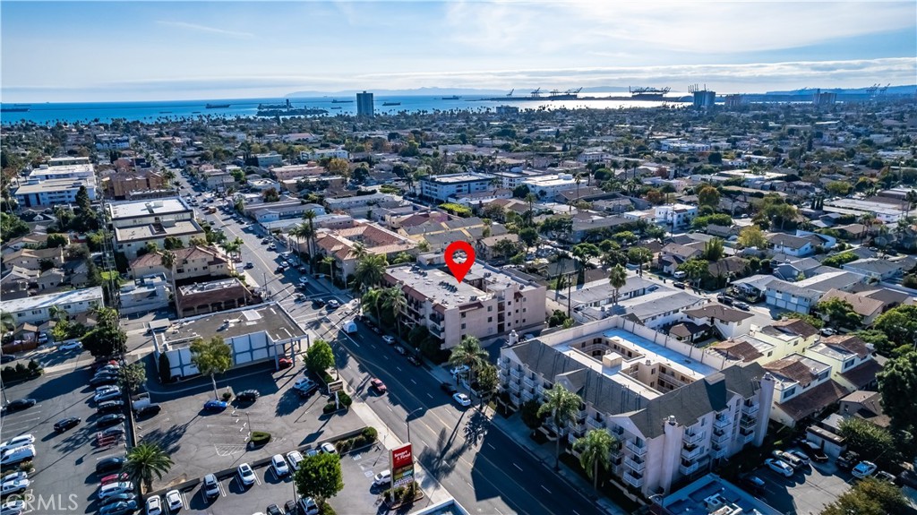 Long Beach, California, 90814, United States, 2 Bedrooms Bedrooms, ,1 BathroomBathrooms,Residential,For Sale,1989158