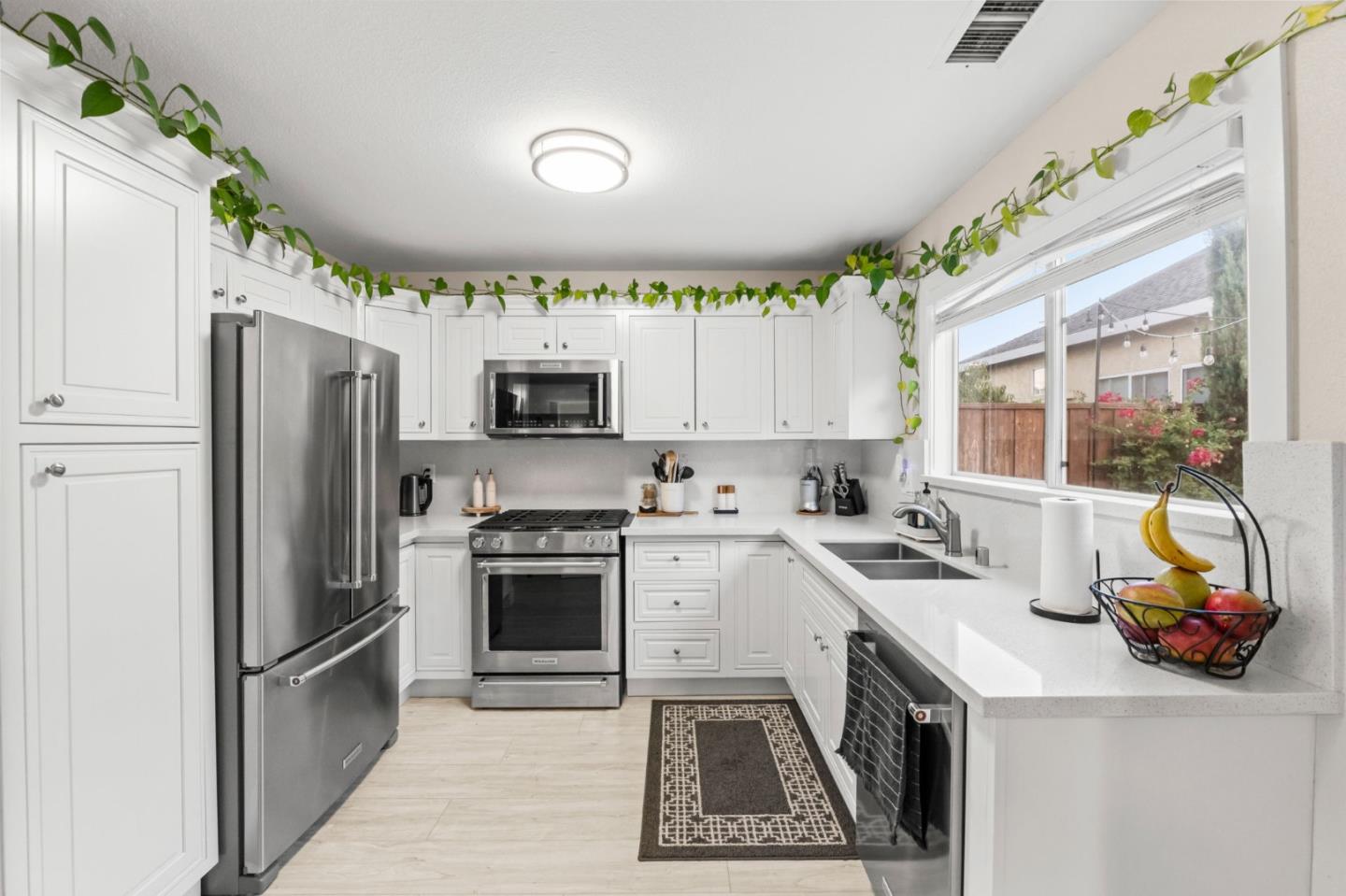 Gilroy, California, 95020, United States, 4 Bedrooms Bedrooms, ,3 BathroomsBathrooms,Residential,For Sale,1986301