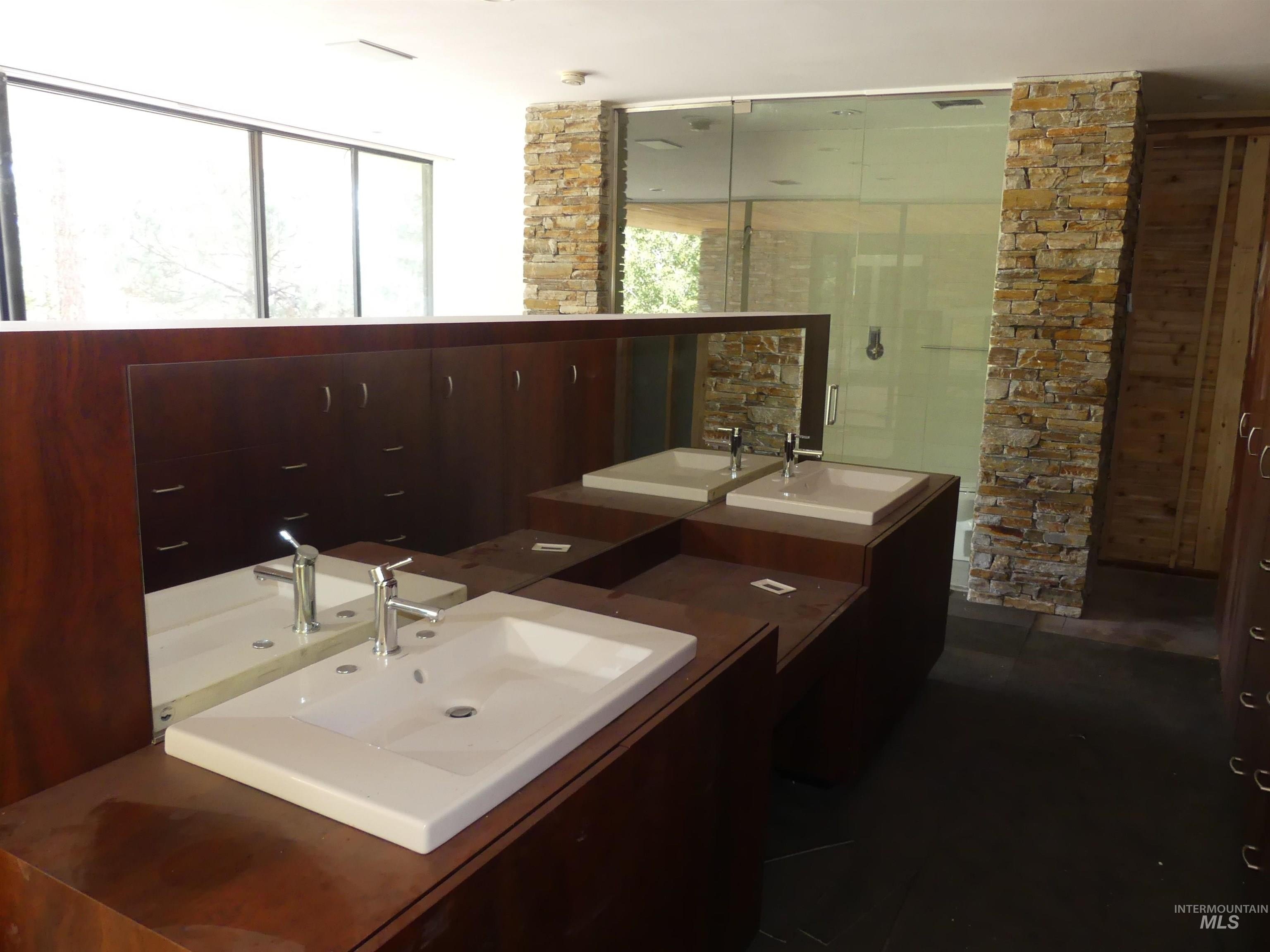 New Meadows, Idaho, 83654, United States, 4 Bedrooms Bedrooms, ,4 BathroomsBathrooms,Residential,For Sale,1980814