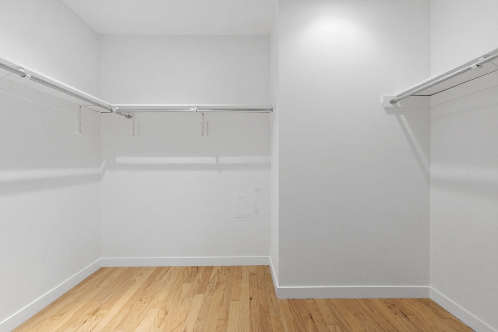 Boston, Massachusetts, 02110, United States, 2 Bedrooms Bedrooms, ,2 BathroomsBathrooms,Residential,For Sale,2048727