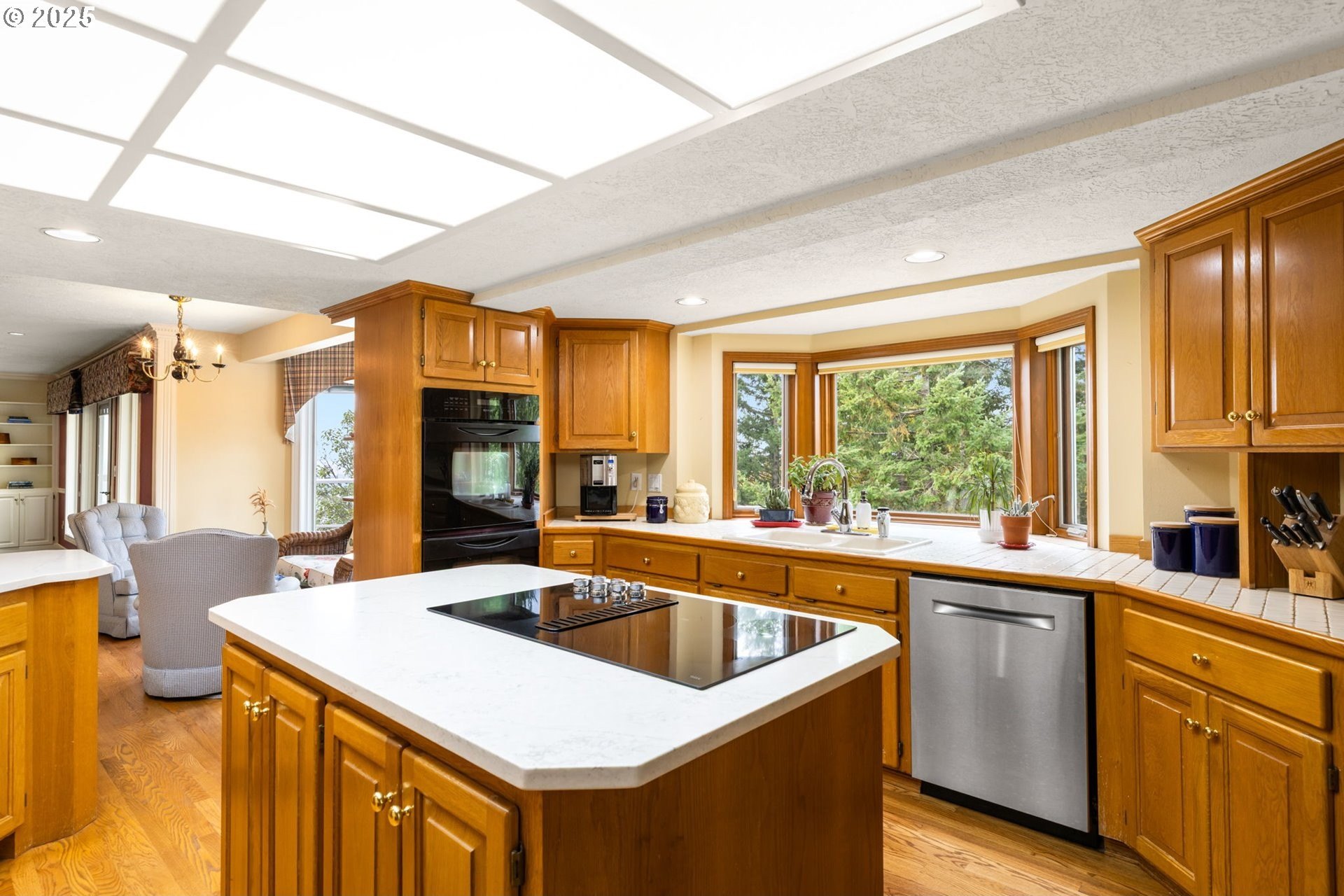 Happy Valley, Oregon, 97086, United States, 3 Bedrooms Bedrooms, ,4 BathroomsBathrooms,Residential,For Sale,1990937