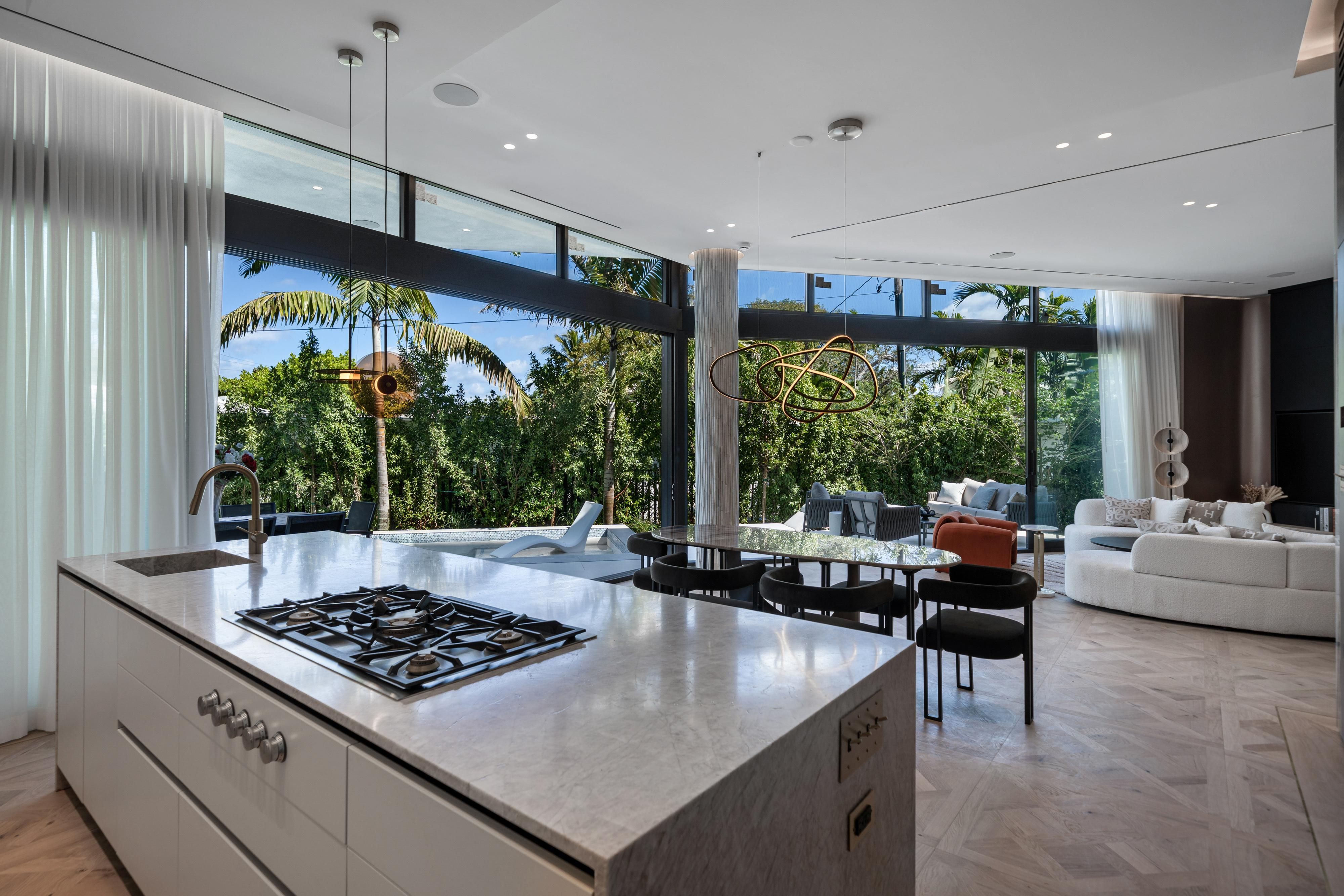  1045 W 47th Ct, Miami Beach, FL, 33140 - 物件實景
