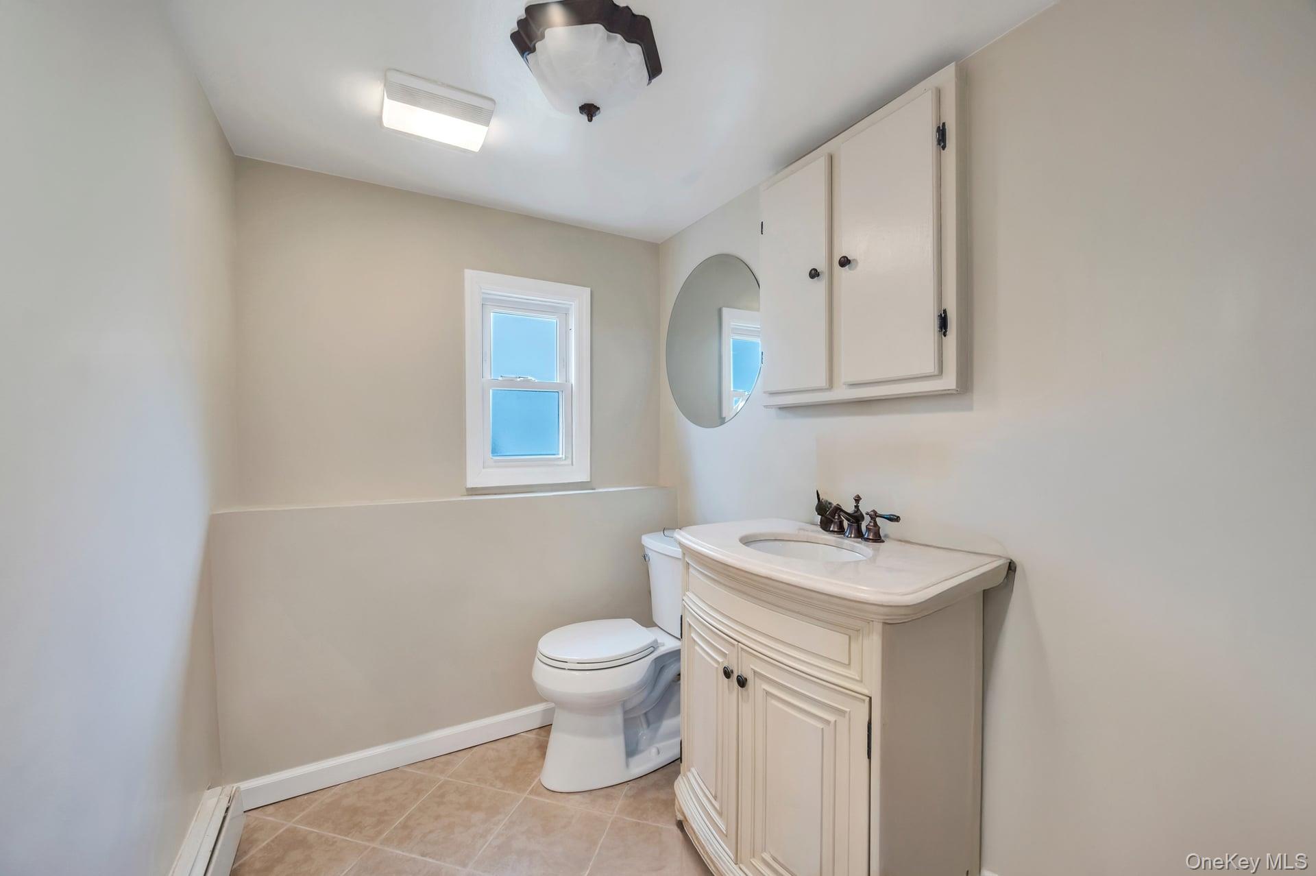 Freeport, New York, 11520, United States, 3 Bedrooms Bedrooms, ,2 BathroomsBathrooms,Residential,For Sale,1998348