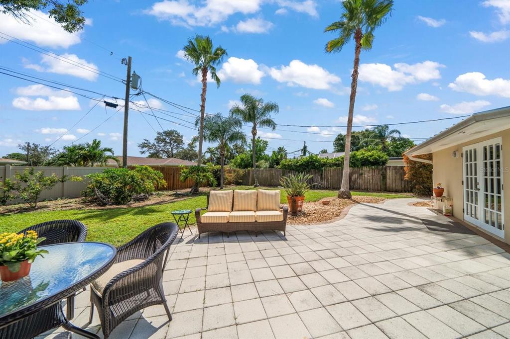 Belleair, Florida, 33756, United States, 2 Bedrooms Bedrooms, ,2 BathroomsBathrooms,Residential,For Sale,1917334