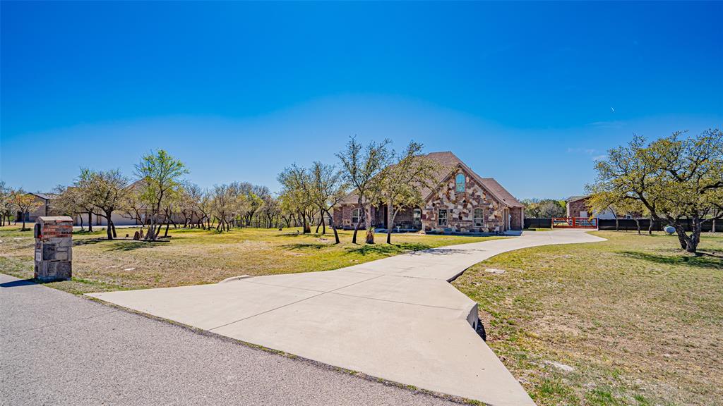 Azle, Texas, 76020, United States, 5 Bedrooms Bedrooms, ,4 BathroomsBathrooms,Residential,For Sale,1978324