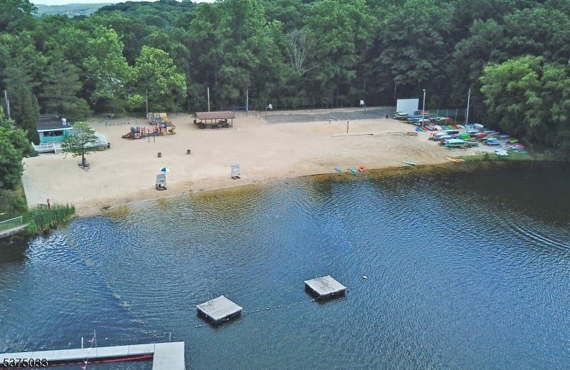 Rockaway Twp., New Jersey, 07866, United States, 3 Bedrooms Bedrooms, ,3 BathroomsBathrooms,Residential,For Sale,1906330