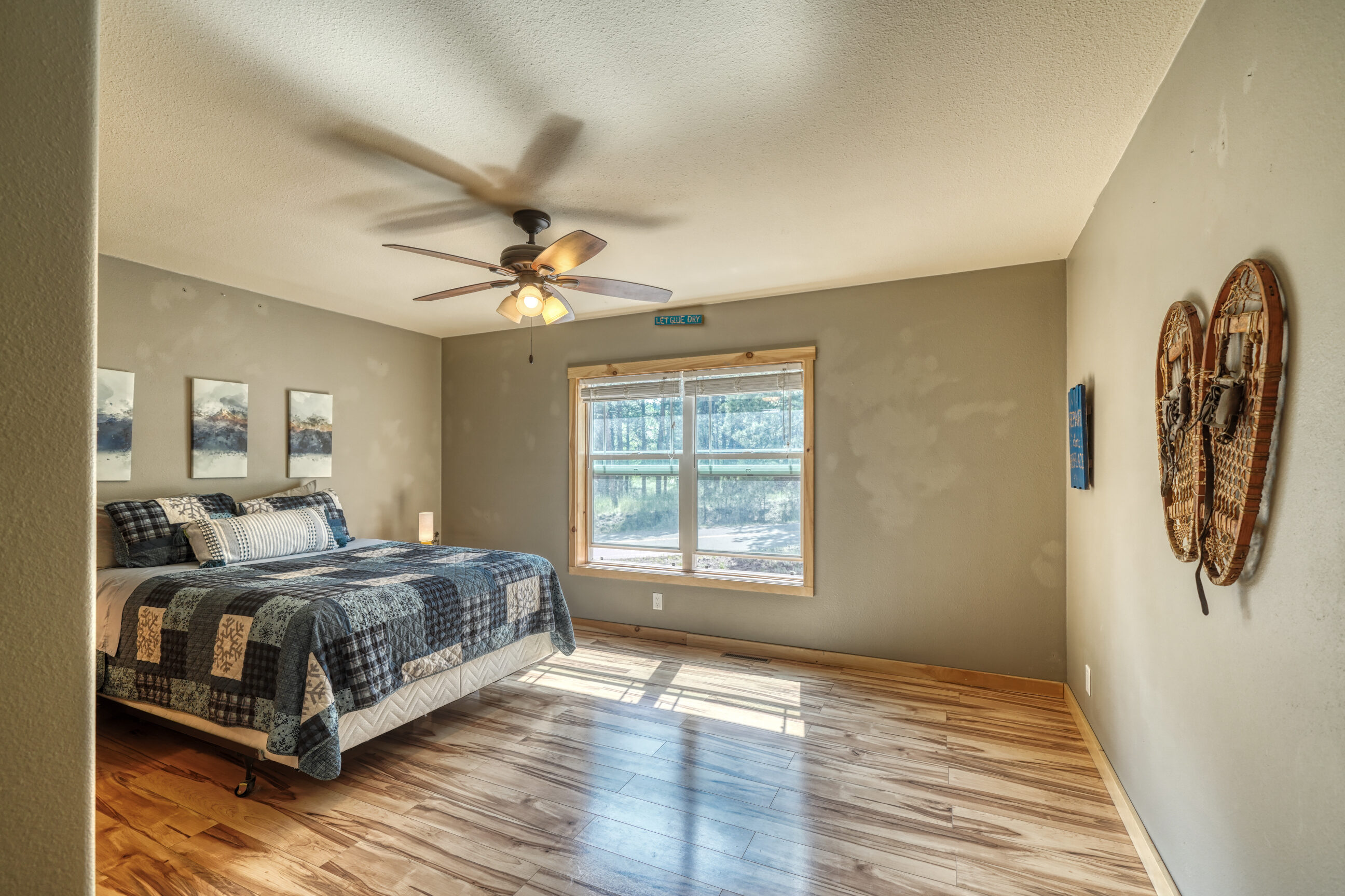 Woodland Park, Colorado, 80863, United States, 3 Bedrooms Bedrooms, ,2 BathroomsBathrooms,Residential,For Sale,1891274