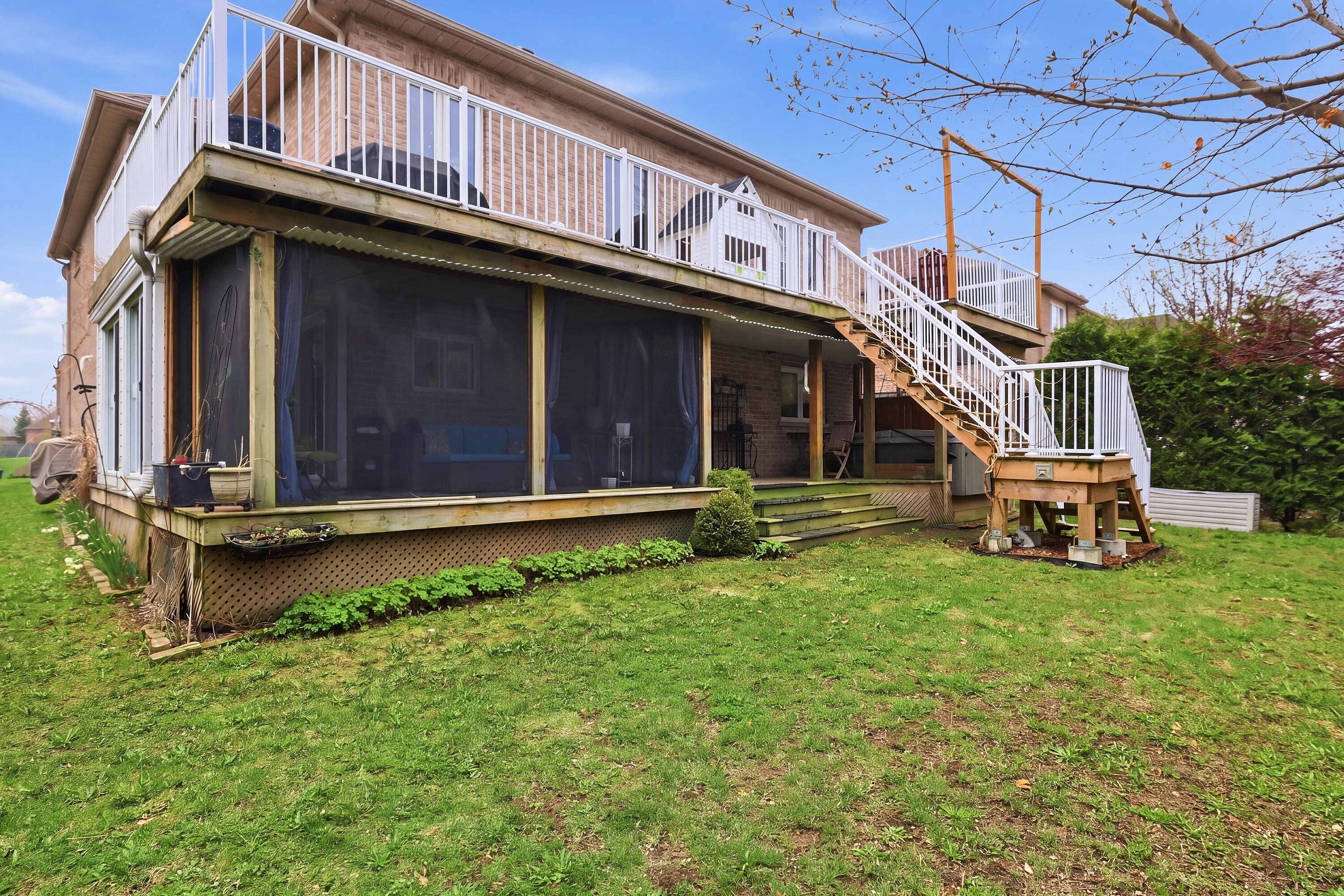  Rare Multi-Family Opportunity - 物件實景