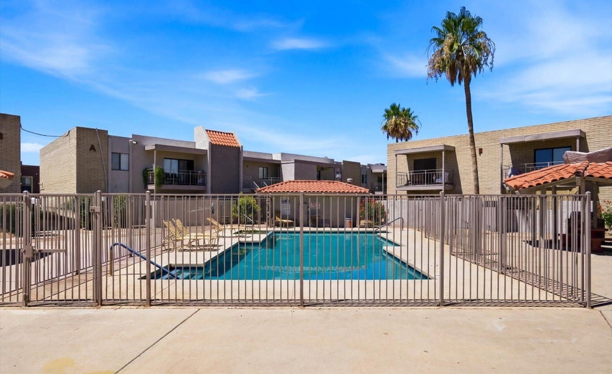  16635 North Cave Creek Road  Phoenix, AZ - 物件實景