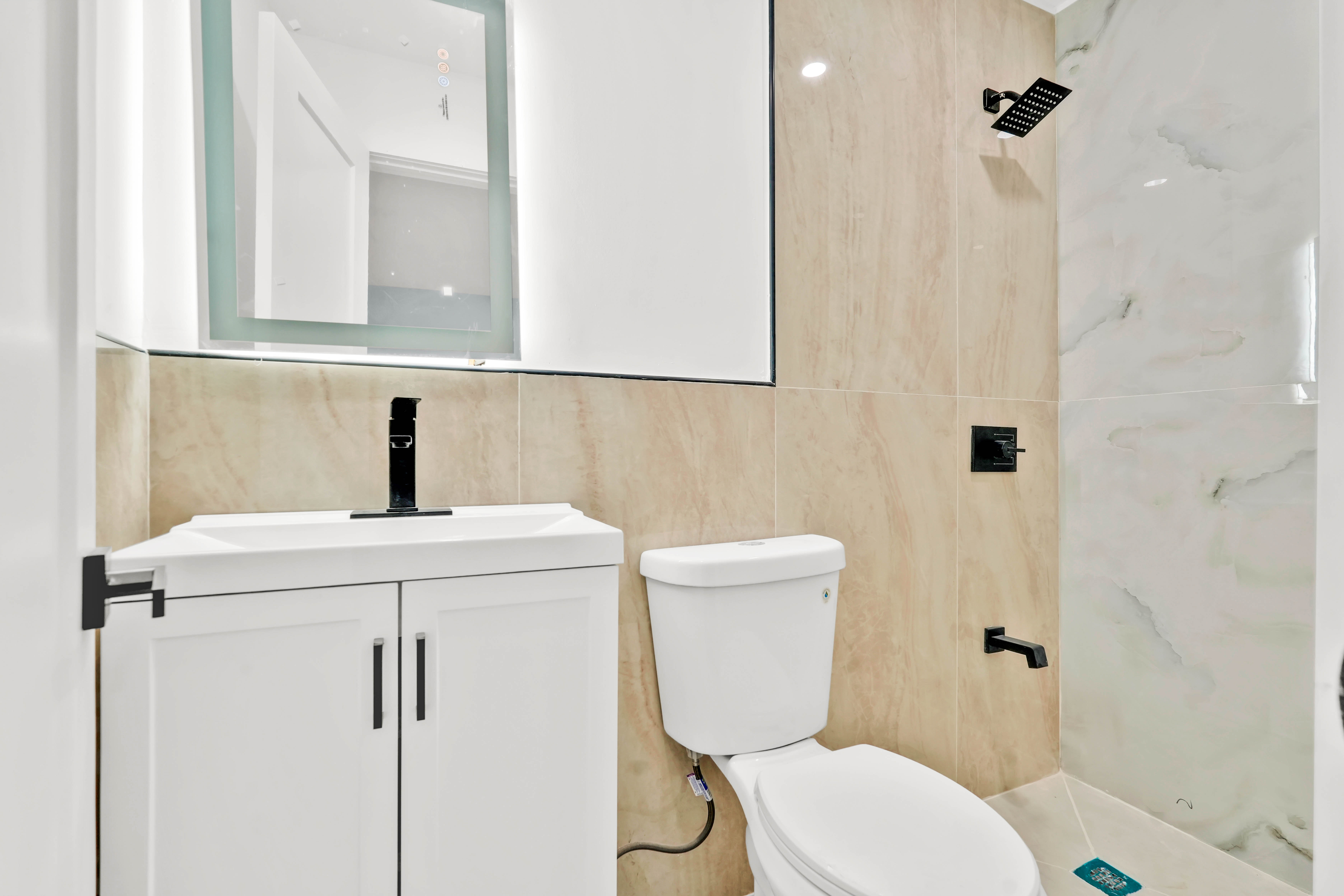 Brooklyn, New York, 11207, United States, 5 Bedrooms Bedrooms, ,4 BathroomsBathrooms,Residential,For Sale,1974760