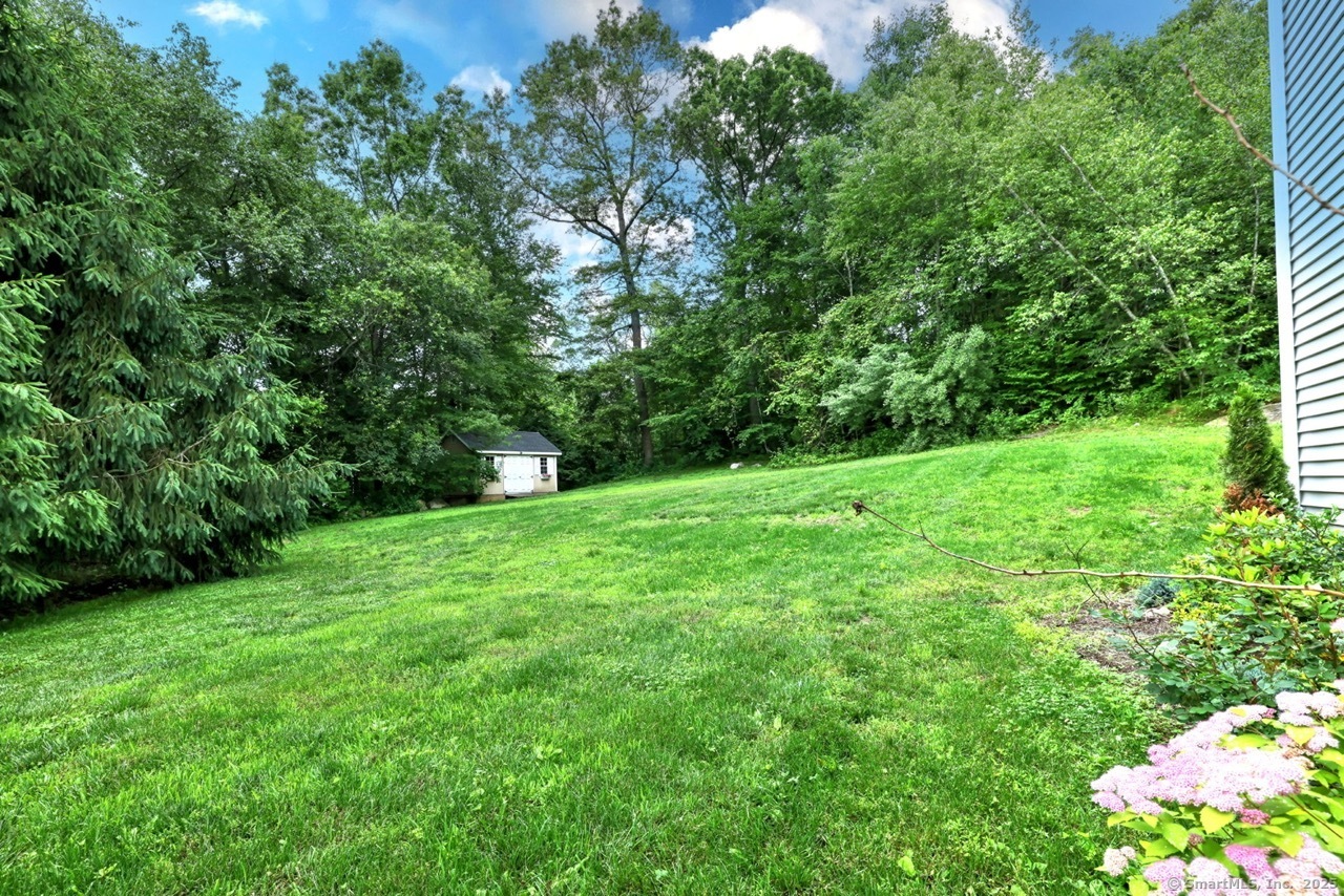 Newtown, Connecticut, 06470, United States, 5 Bedrooms Bedrooms, ,5 BathroomsBathrooms,Residential,For Sale,1907241