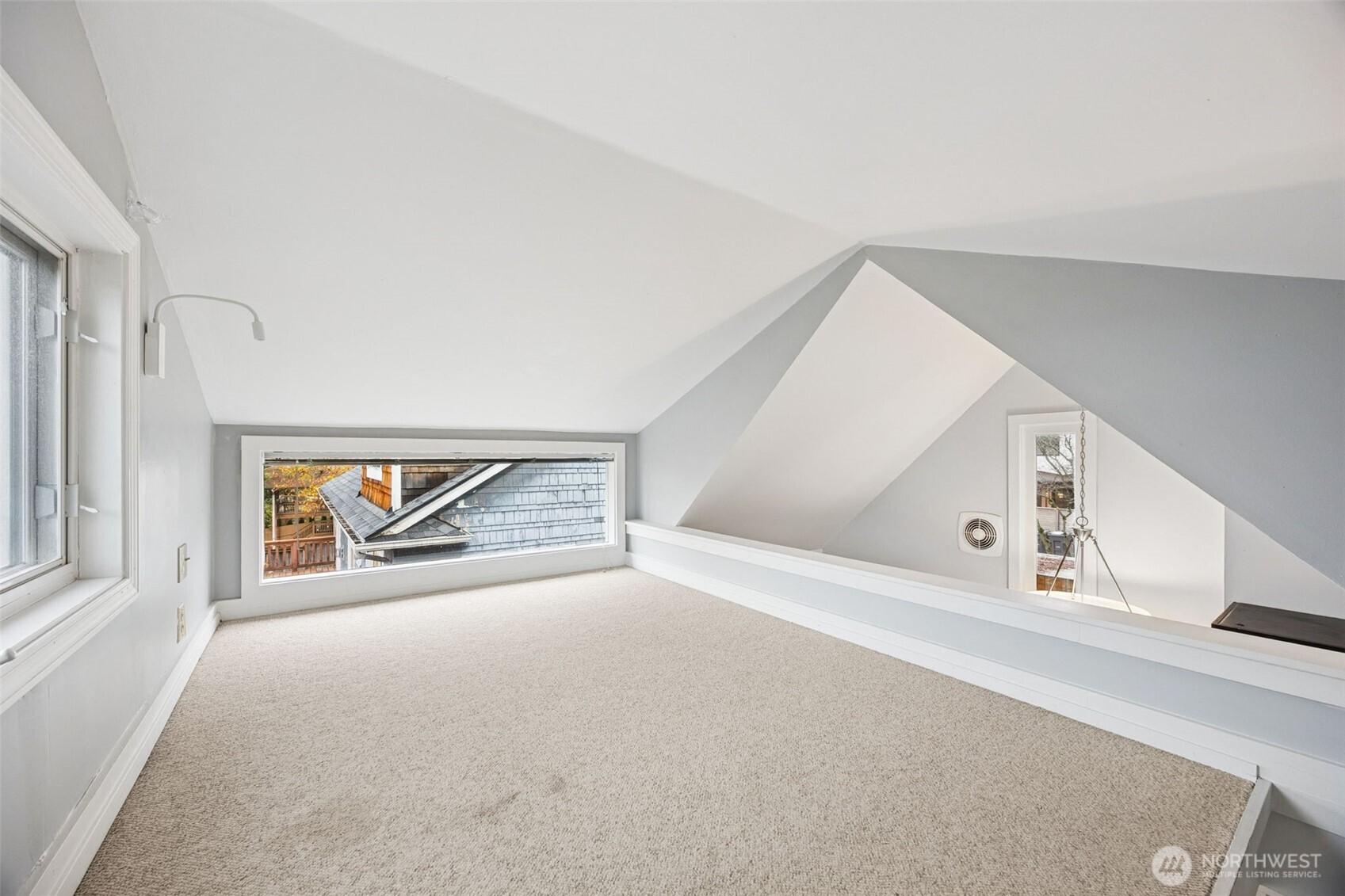 KIRKLAND, Washington, 98033, United States, 4 Bedrooms Bedrooms, ,3 BathroomsBathrooms,Residential,For Sale,1995728