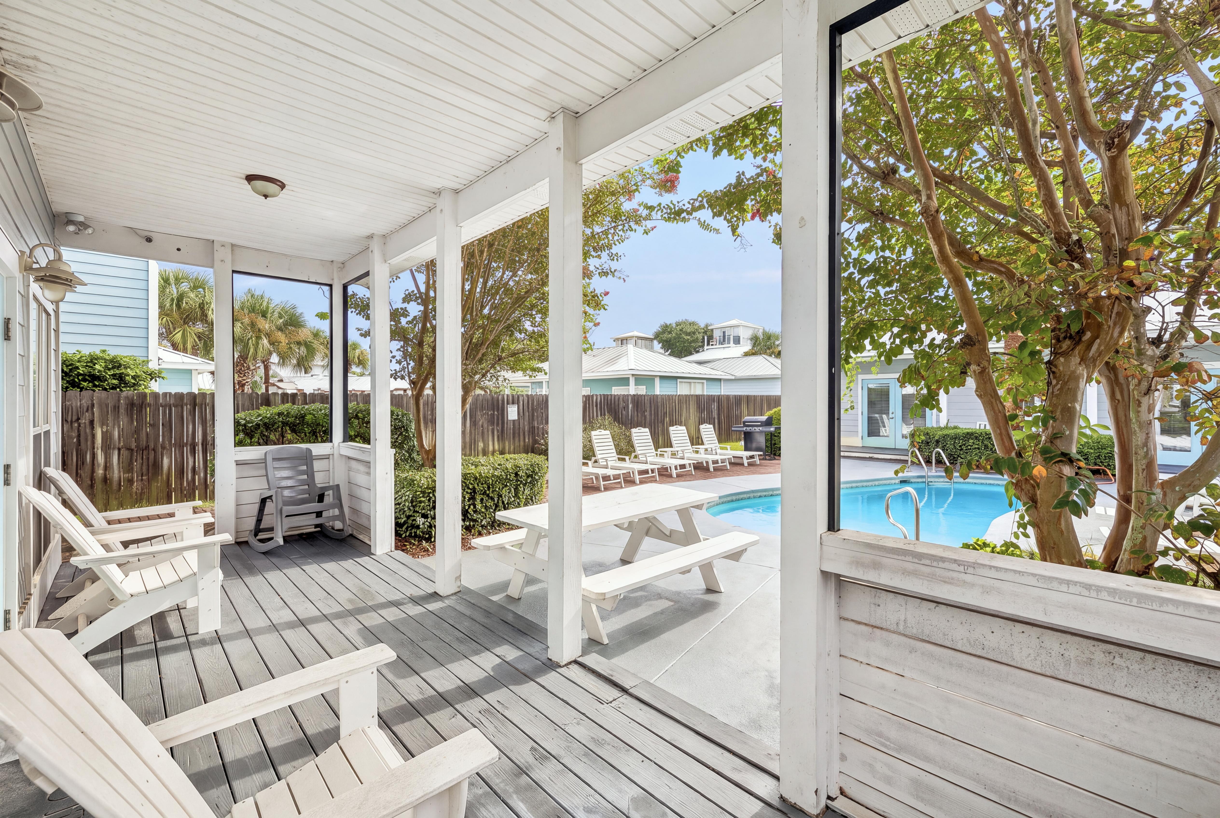  Spacious Coastal Retreat With Private Pool And Guest House - 物件實景
