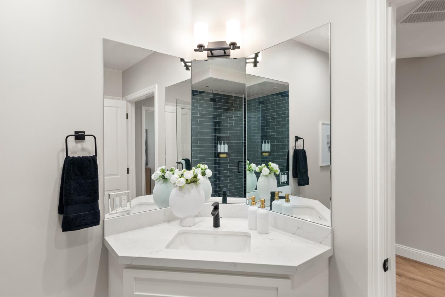 Palo Alto, California, 94306, United States, 2 Bedrooms Bedrooms, ,2 BathroomsBathrooms,Residential,For Sale,1992117