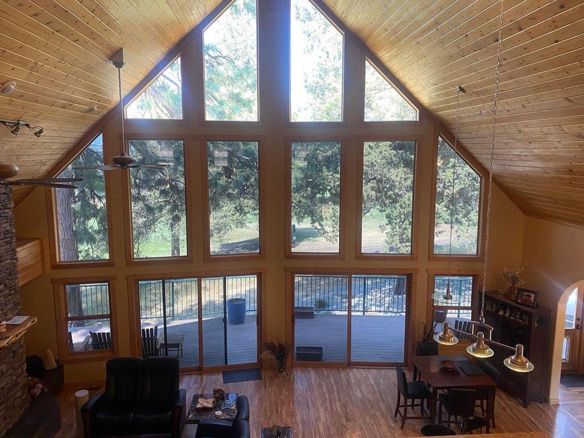 KLAMATH FALLS, Oregon, 97601, United States, 3 Bedrooms Bedrooms, ,3 BathroomsBathrooms,Residential,For Sale,1973852