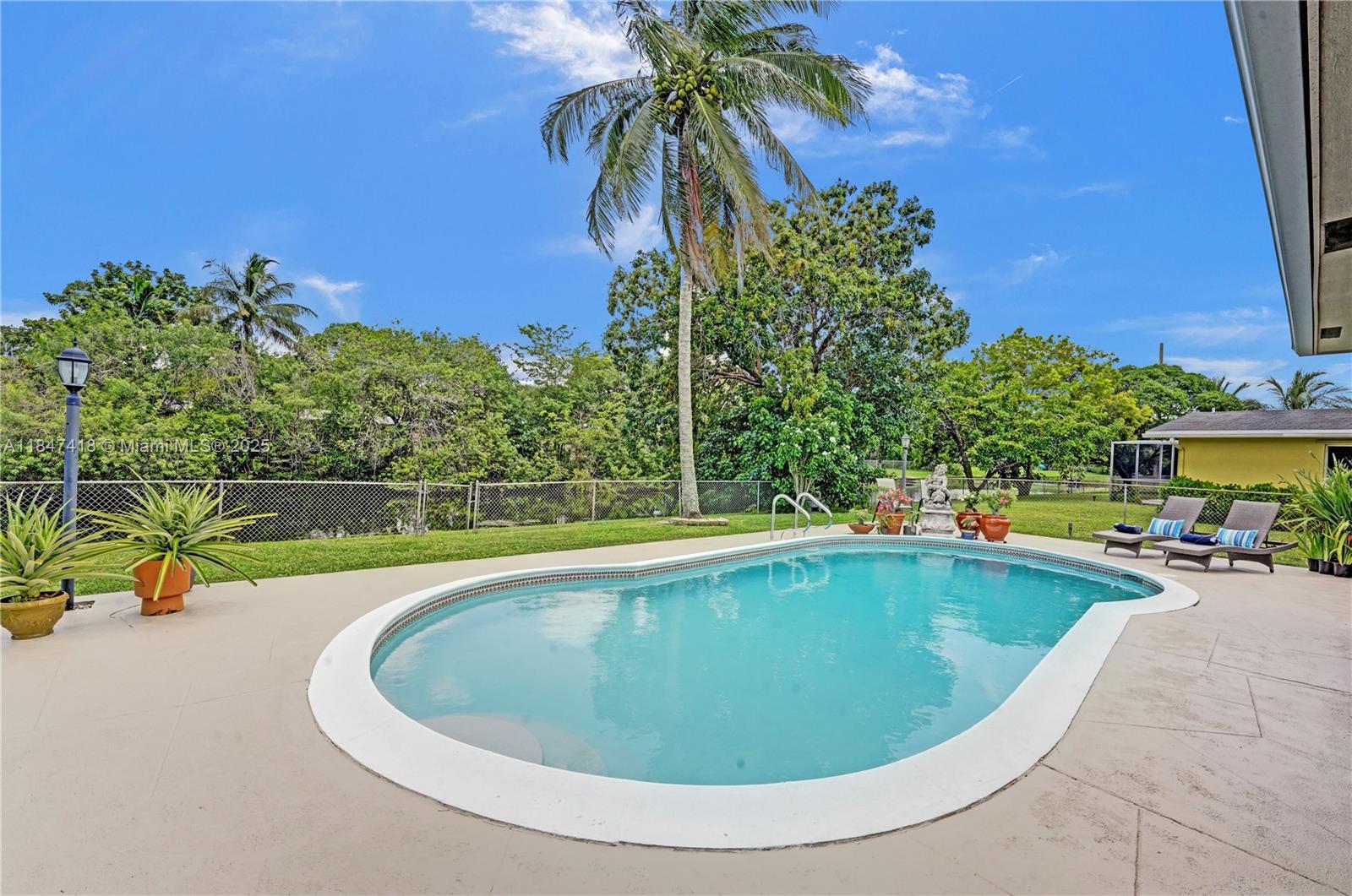 Plantation, Florida, 33313, United States, 4 Bedrooms Bedrooms, ,2 BathroomsBathrooms,Residential,For Sale,1903667