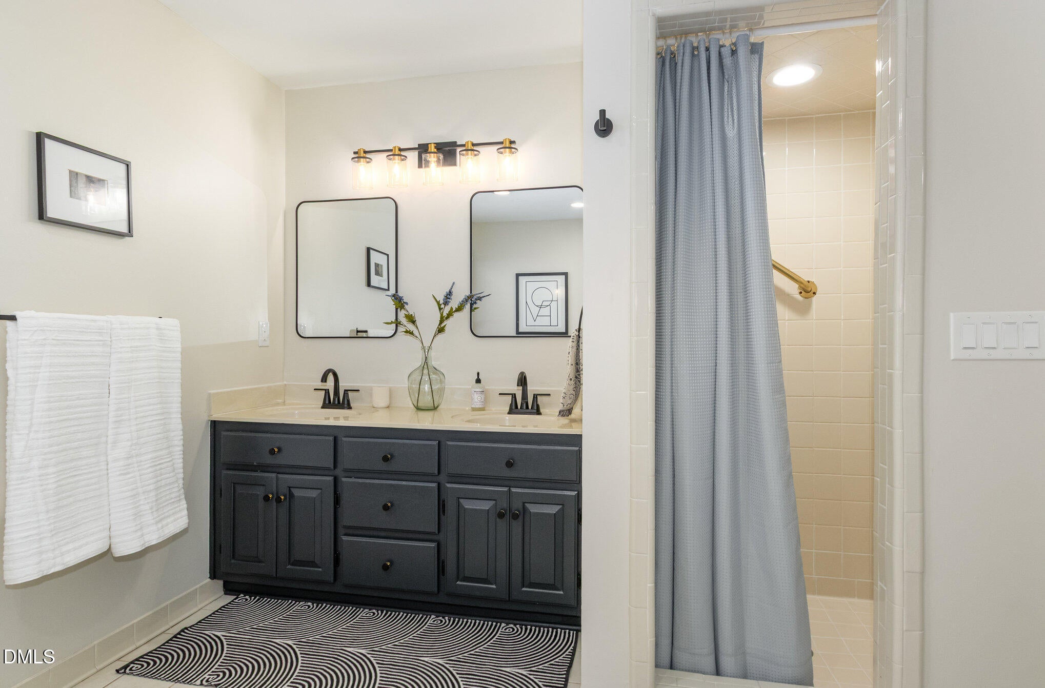 Hillsborough, North Carolina, 27278, United States, 4 Bedrooms Bedrooms, ,3 BathroomsBathrooms,Residential,For Sale,1988246