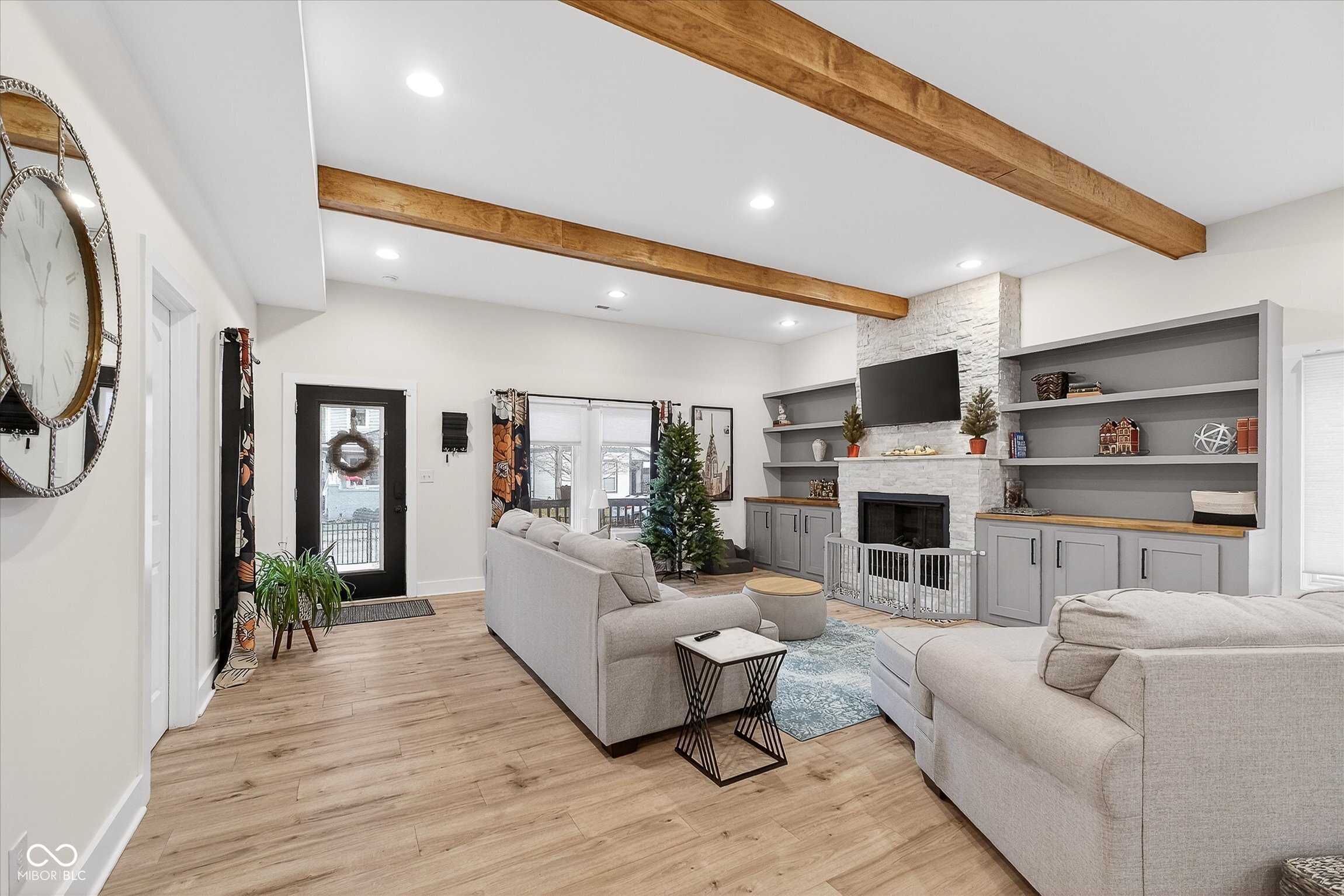 Indianapolis, Indiana, 46202, United States, 4 Bedrooms Bedrooms, ,5 BathroomsBathrooms,Residential,For Sale,2008591