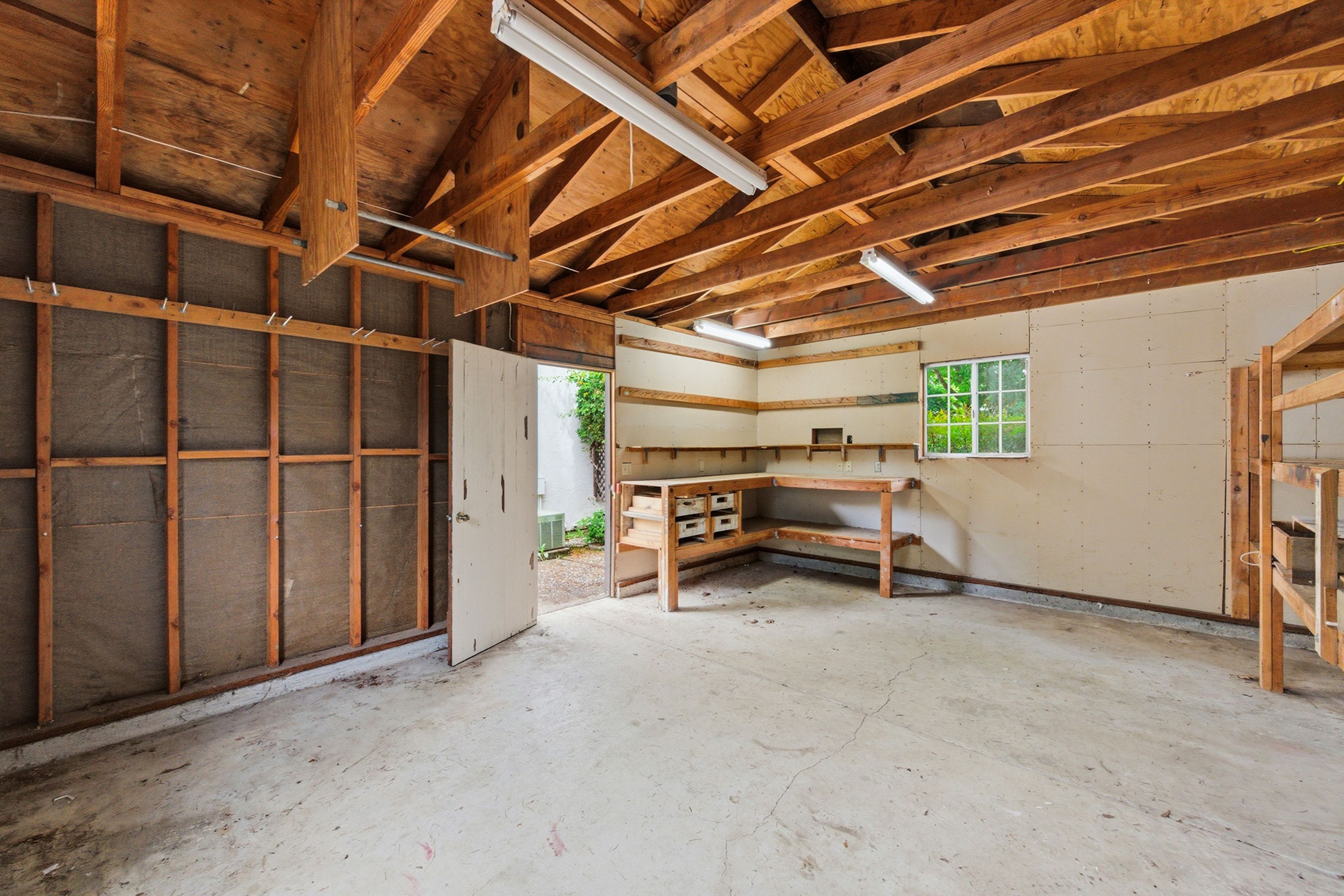  Charm and Opportunity in Browns Valley - 物件實景